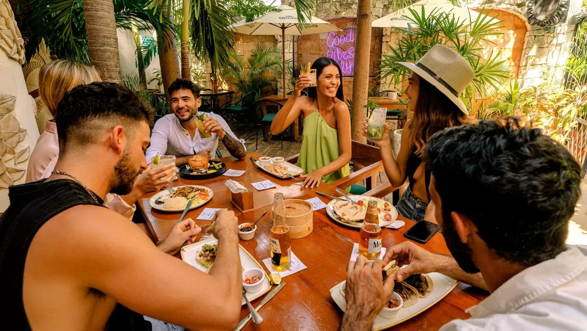 Restaurant/places to eat in Mezcal Hostel
