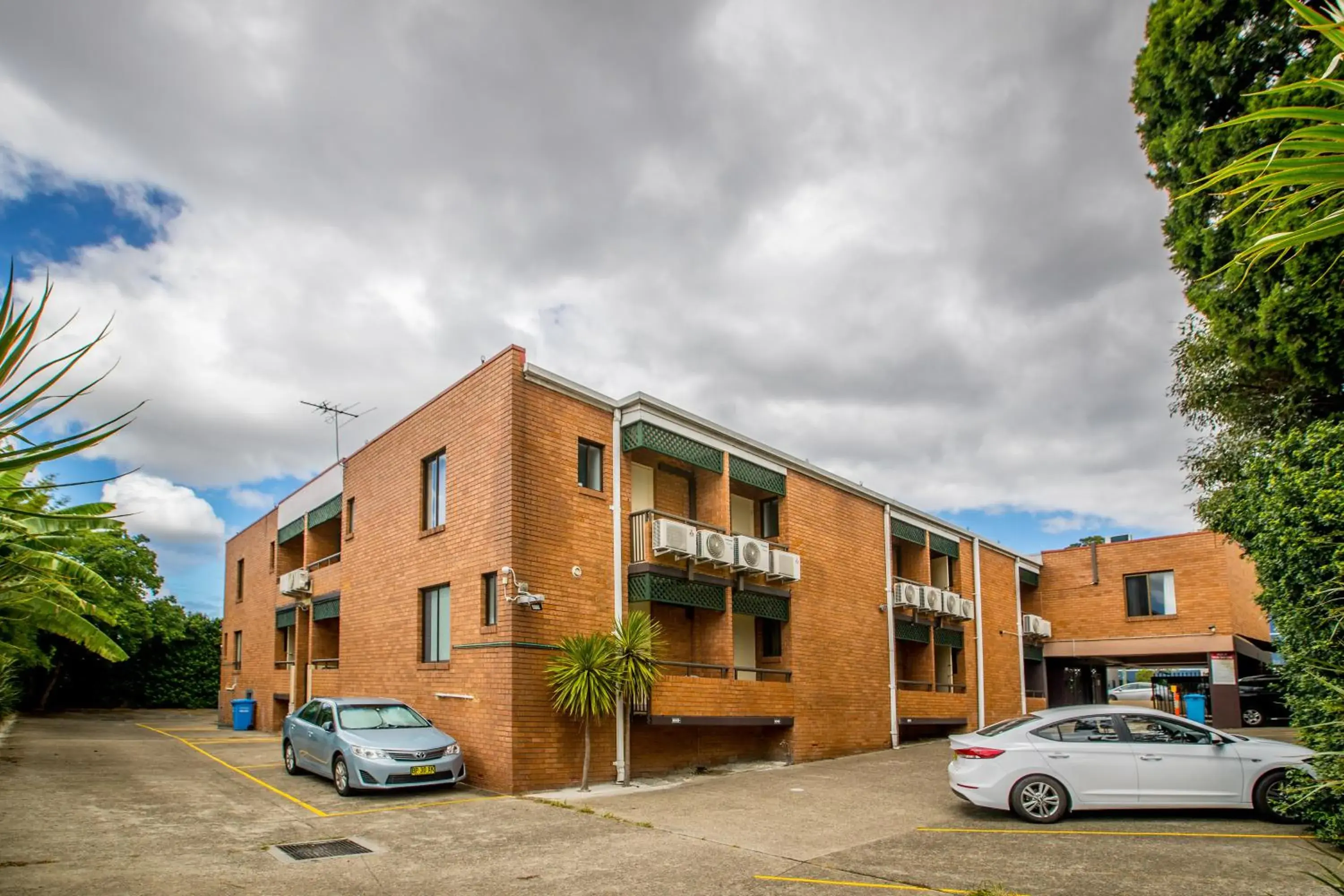 Property building in Garden Lodge Sydney Hotel Property building in Garden Lodge Sydney Hotel