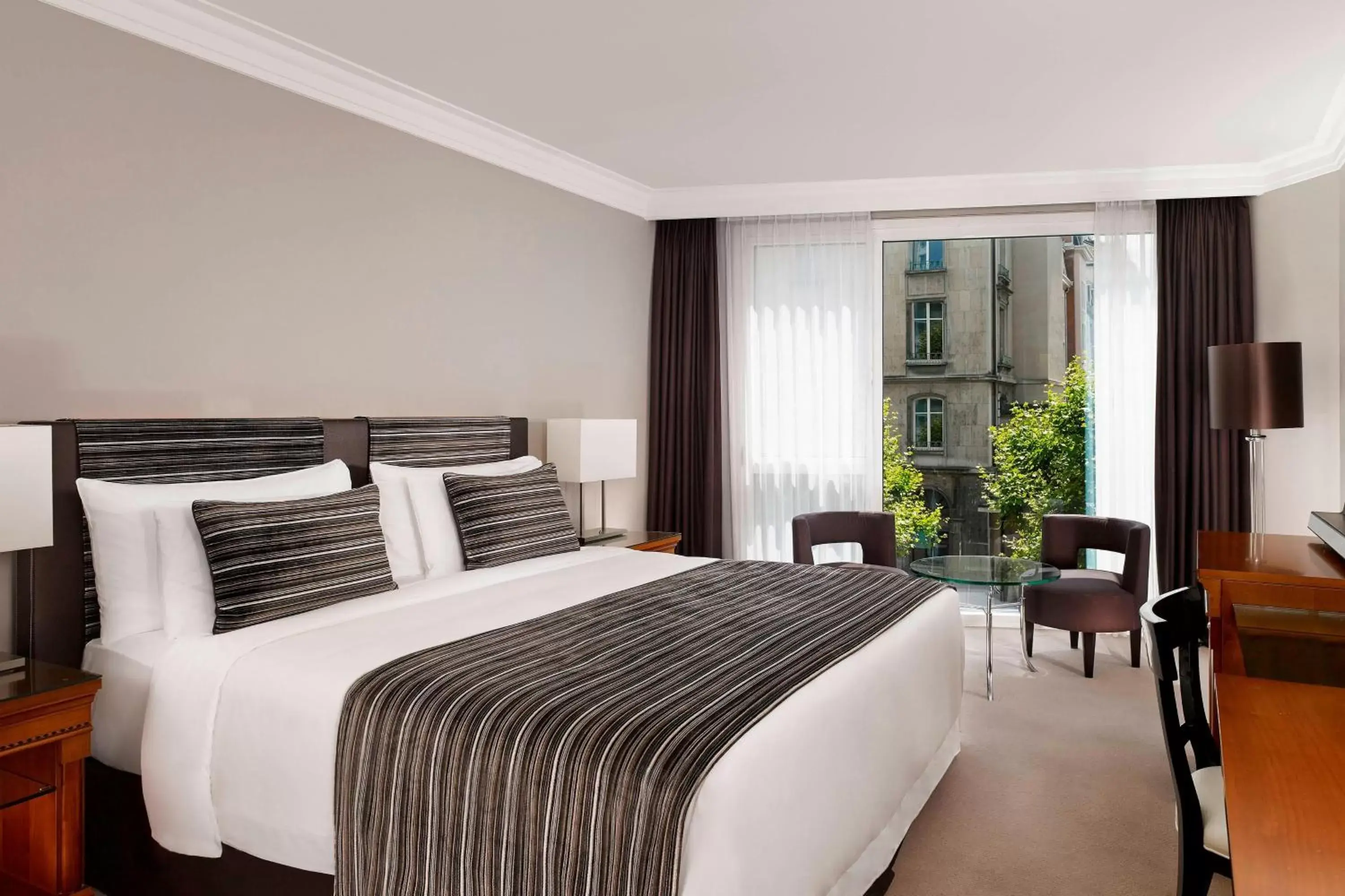 Photo of the whole room, Bed in Hotel President Wilson, a Luxury Collection Hotel, Geneva