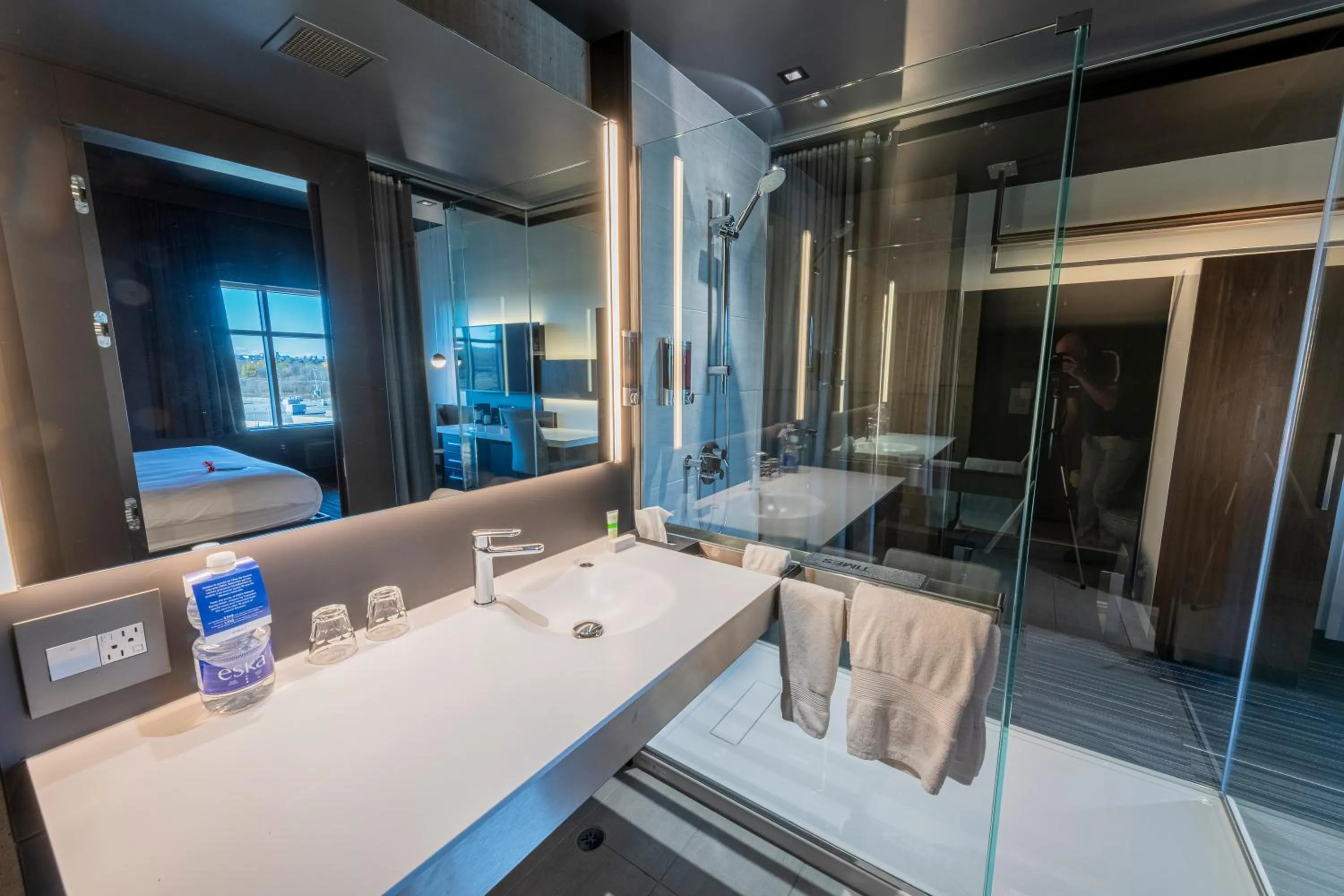 Bathroom in Grand Times Hotel – Aeroport de Quebec