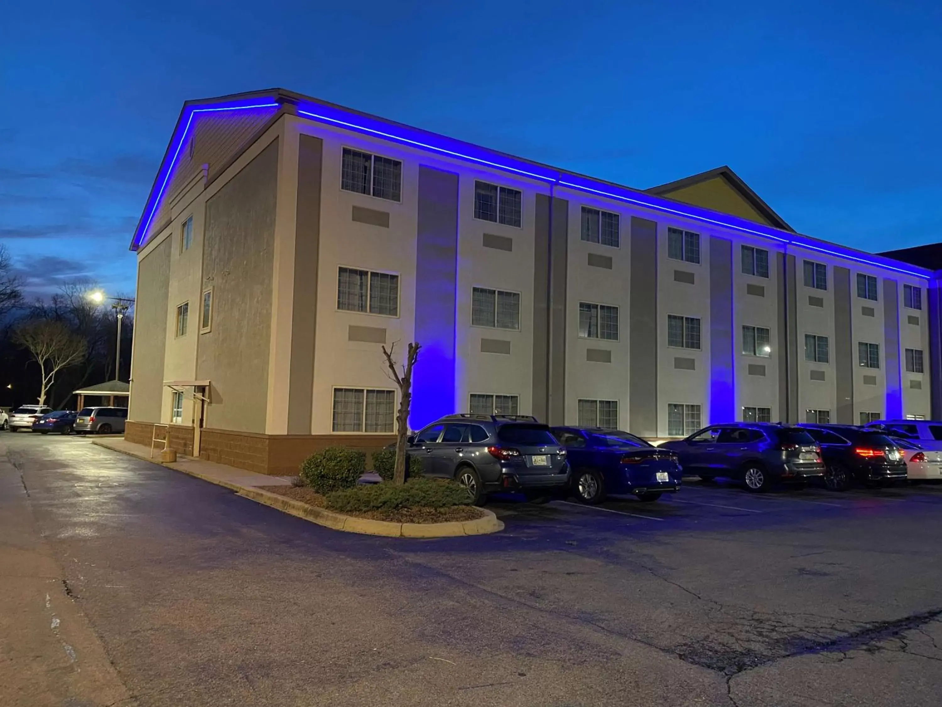 Property Building in SureStay Plus by Best Western Louisville Airport Expo