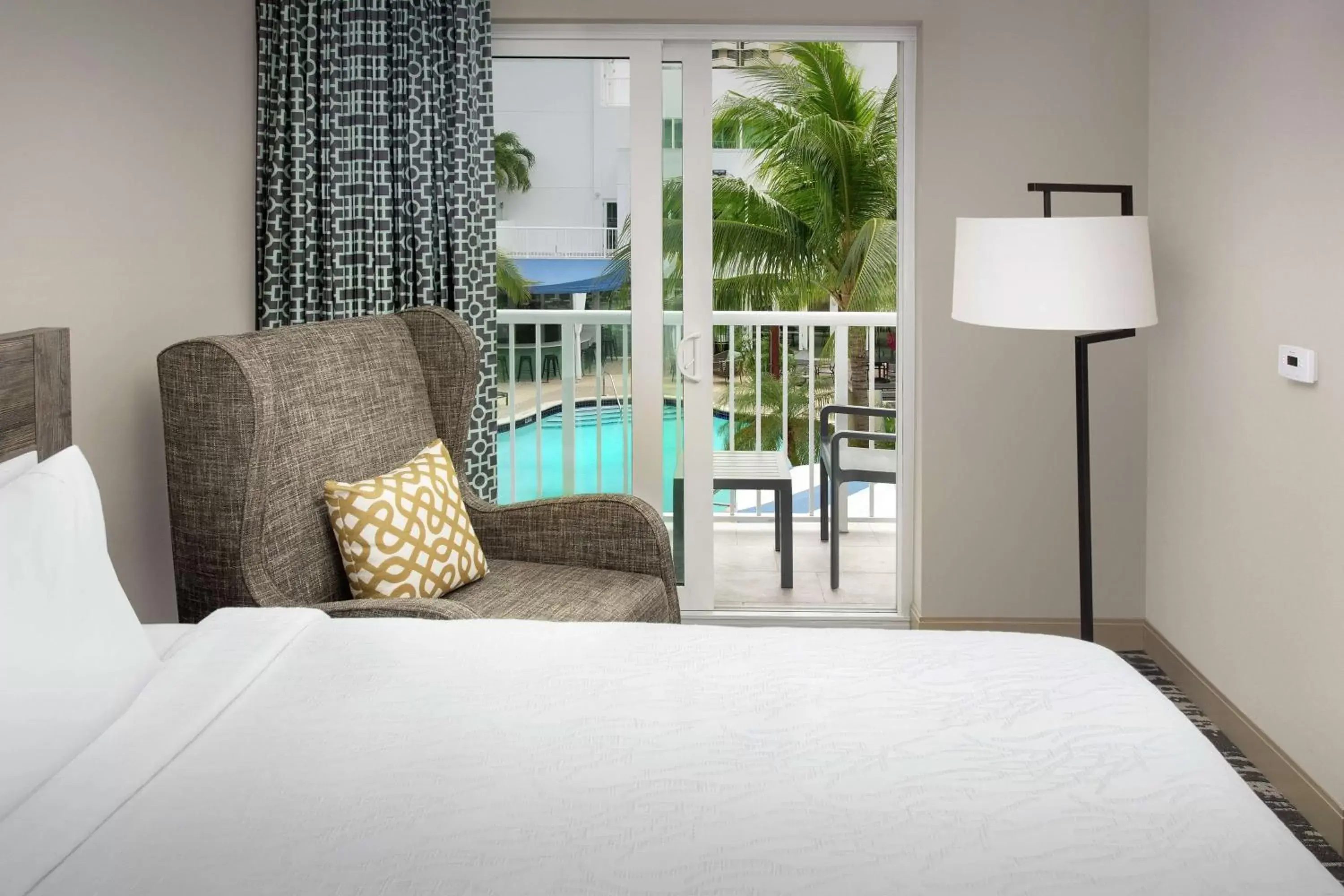Bed in Hilton Garden Inn Miami Brickell South