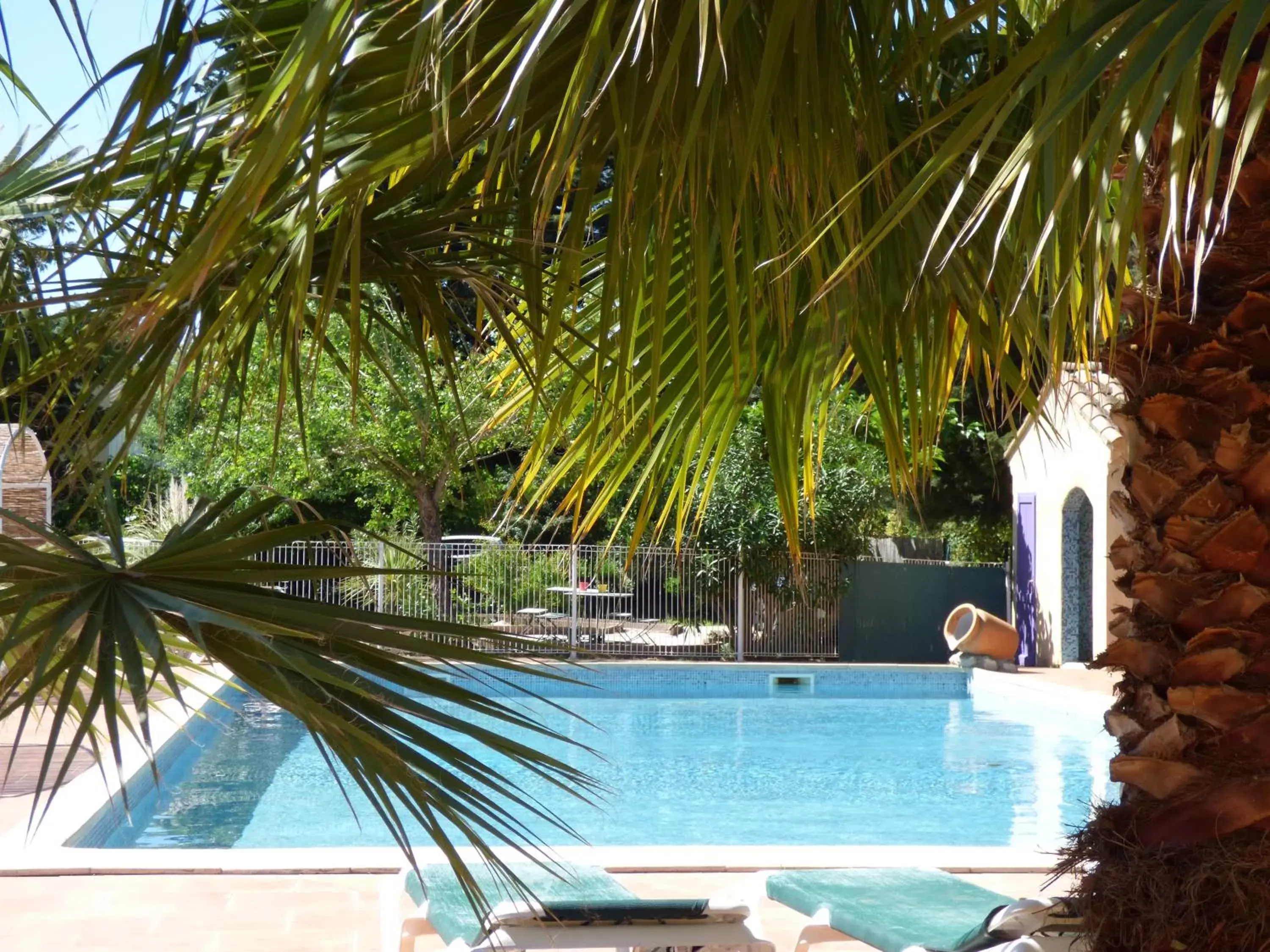Swimming Pool in Appart'Hotel Festival Sud Aqua - Avignon TGV
