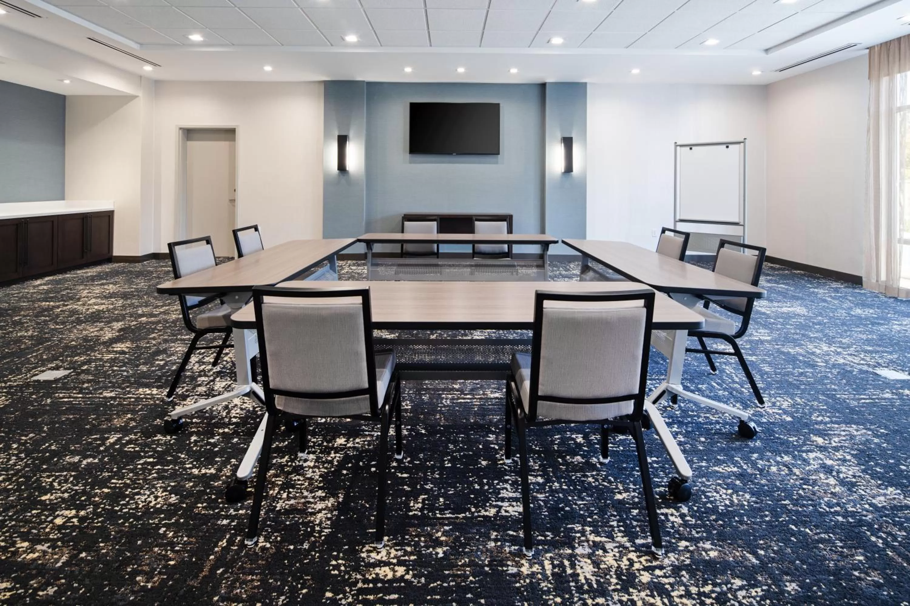 Business facilities in Hyatt Place Bakersfield