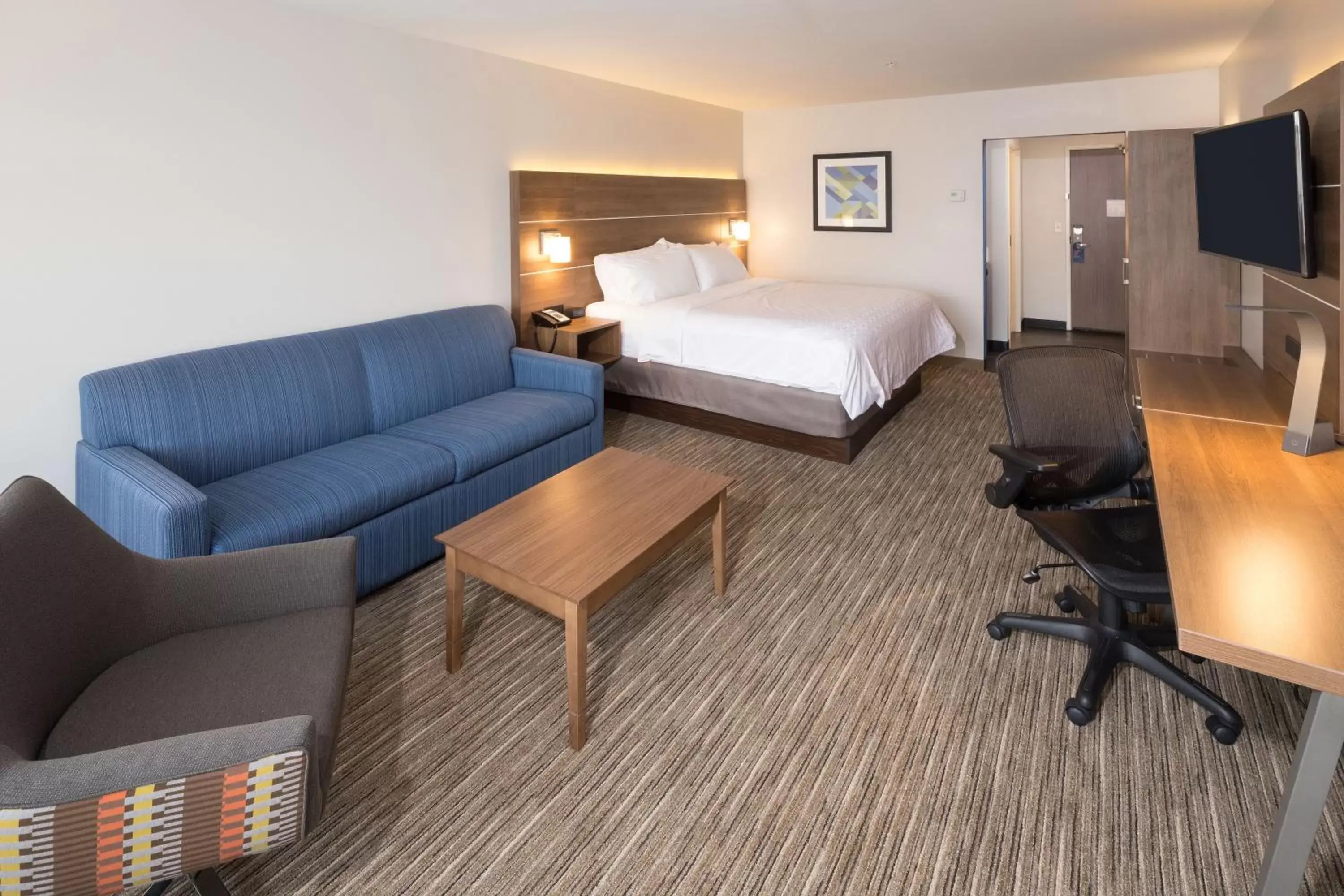Bedroom in Holiday Inn Express & Suites - Kalamazoo West, an IHG Hotel