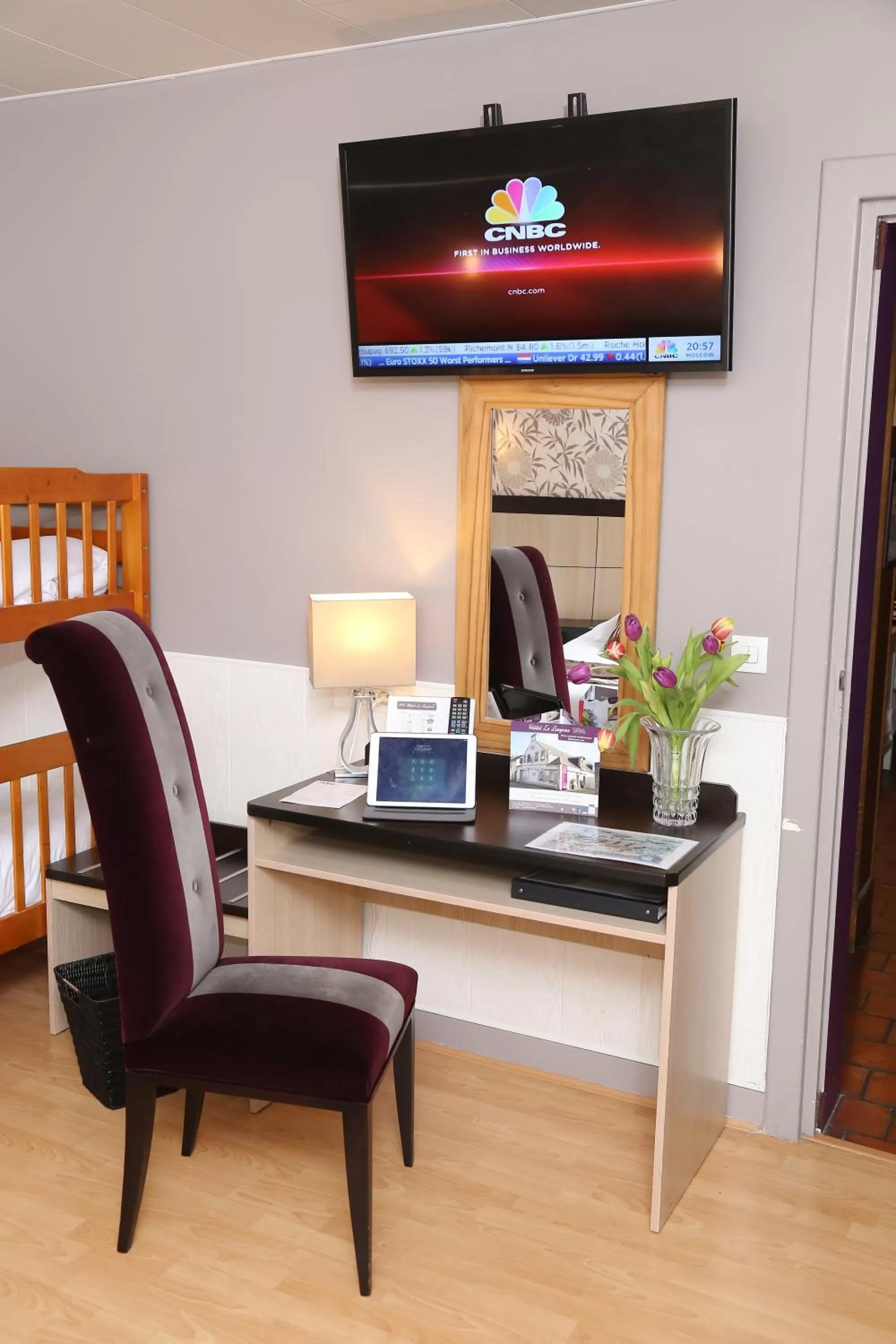 Decorative detail in Hôtel Le Bayeux