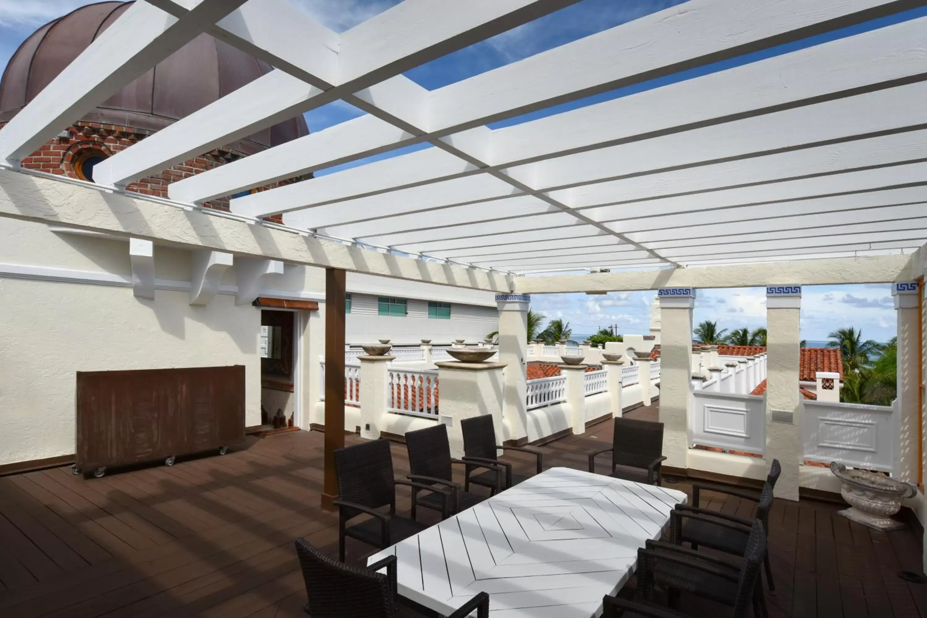 Balcony/Terrace, Restaurant/Places to Eat in The Villa Casa Casuarina
