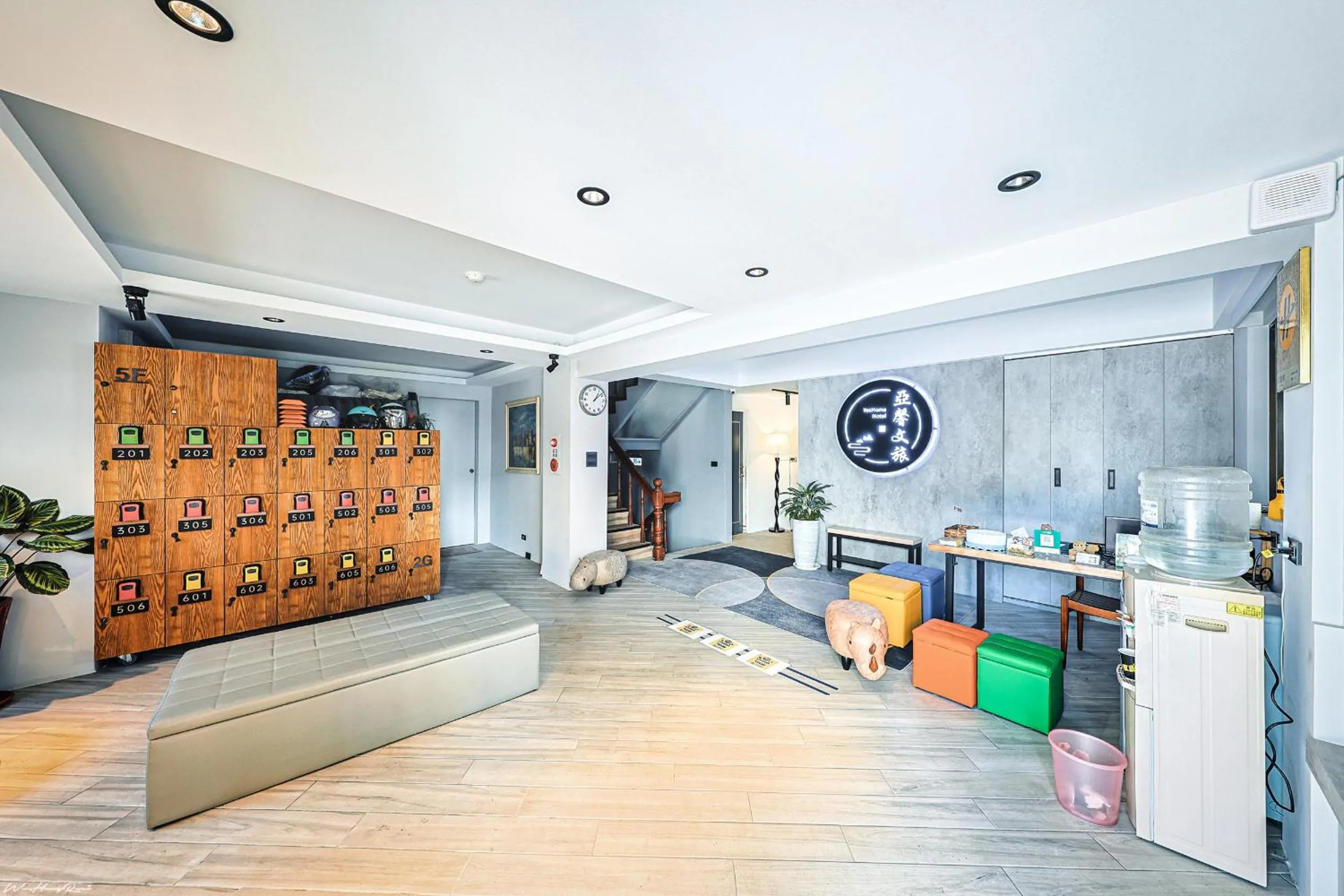 Living room in 亞馨文旅 近東大門夜市 有免費停車場 可自助入住