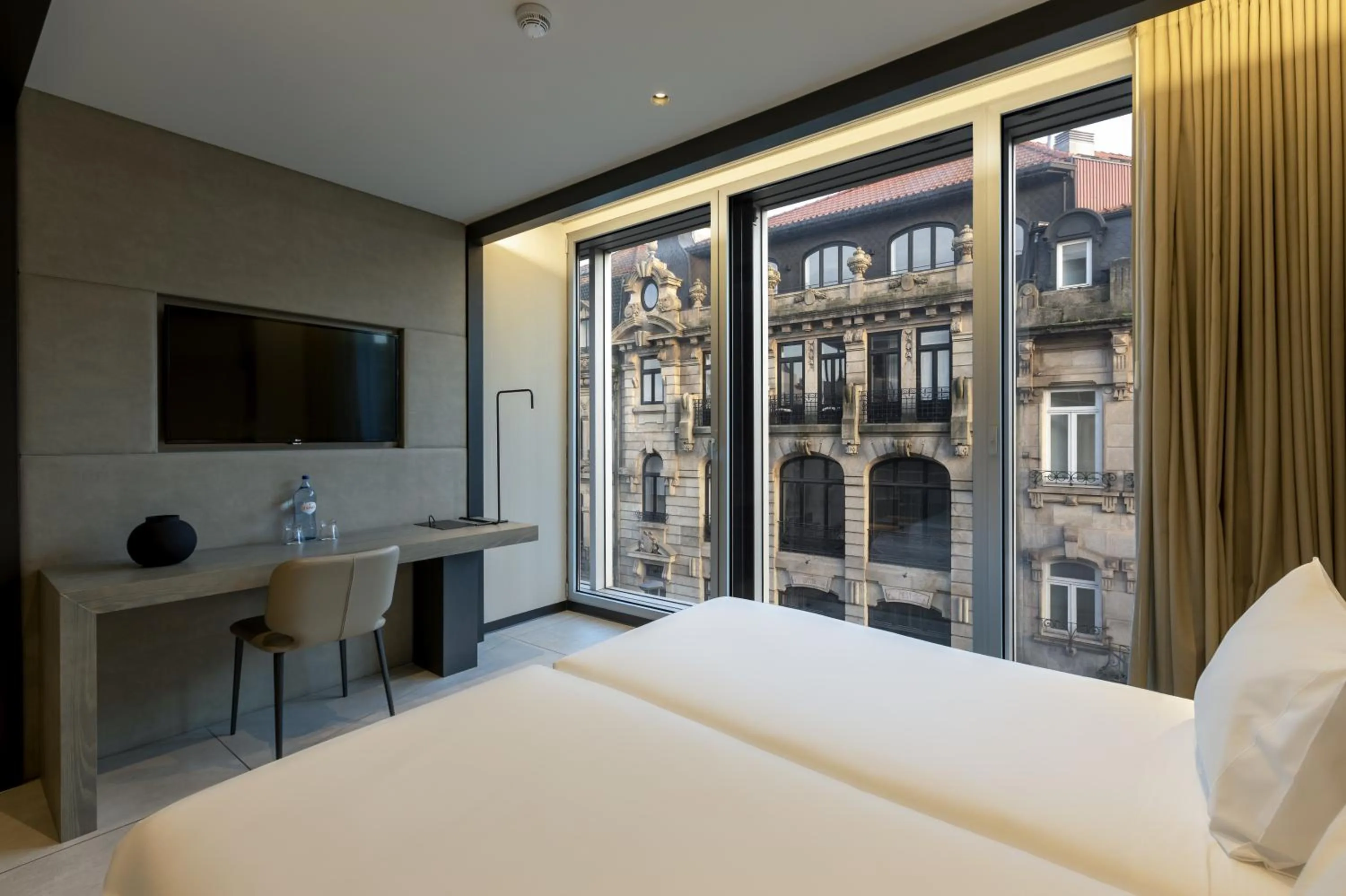 Bed in Porto Royal Bridges Hotel