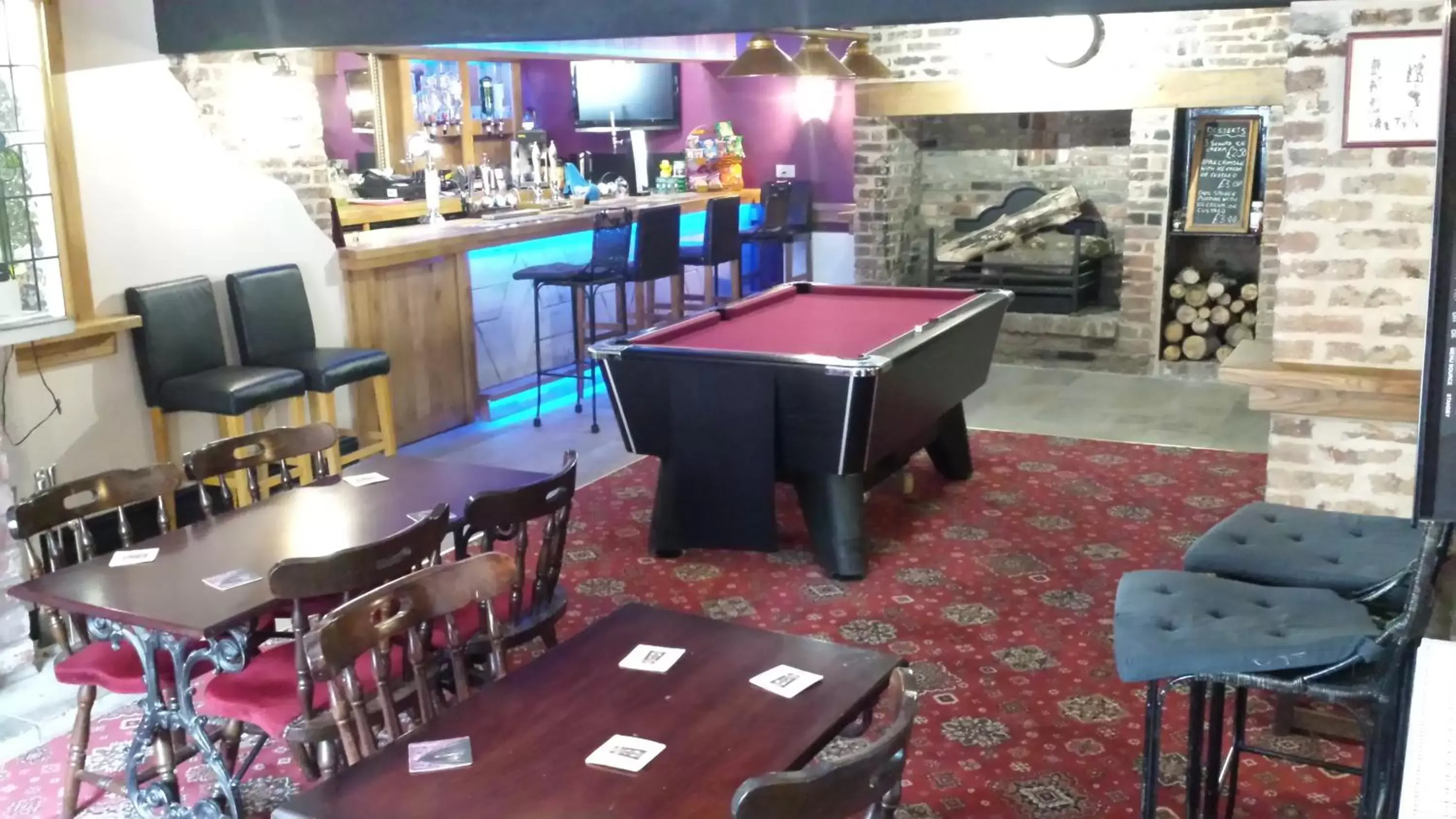 Alcoholic drinks, Billiards in The cabin saracens head