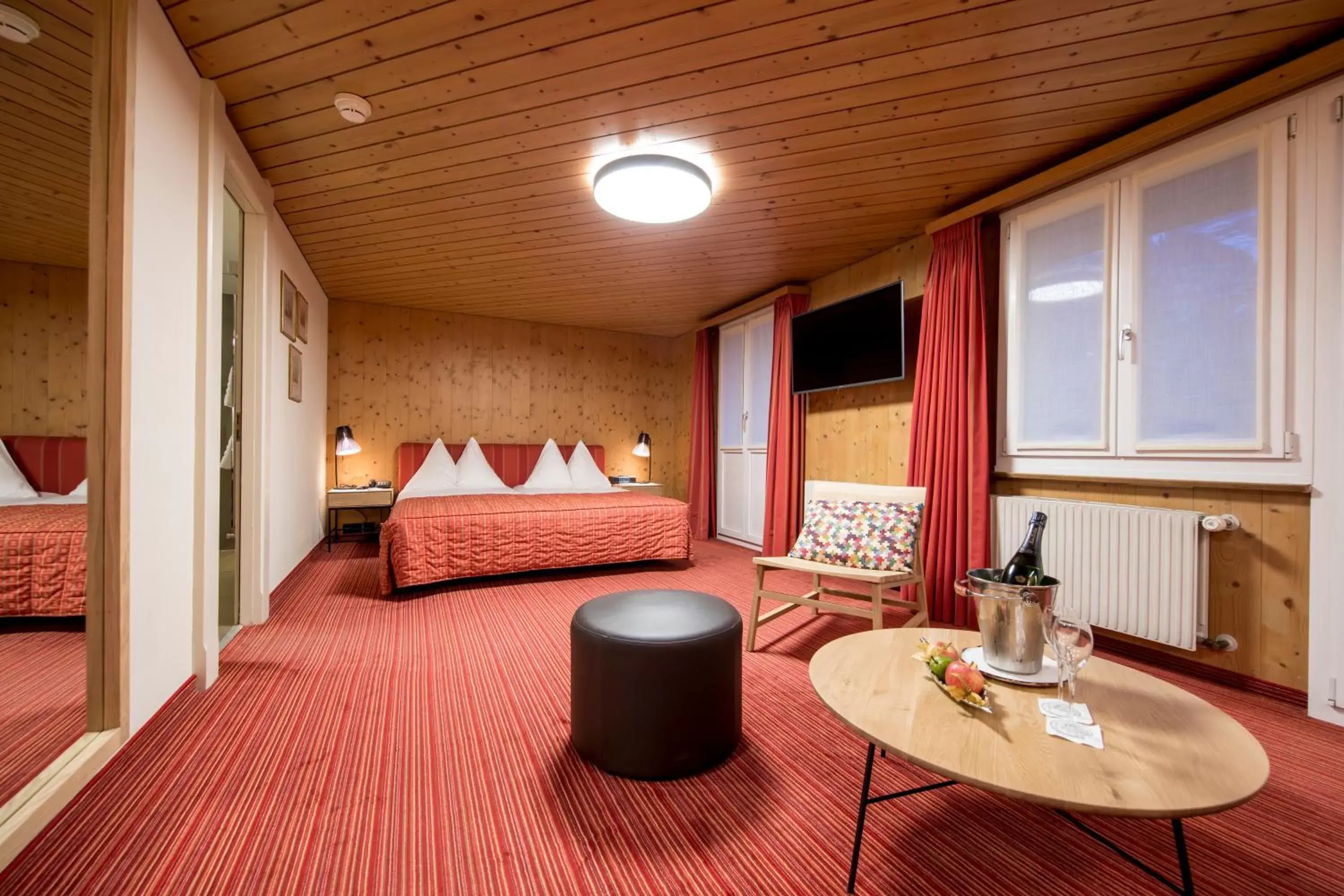 Photo of the whole room in Hotel Kreuz&Post**** Grindelwald