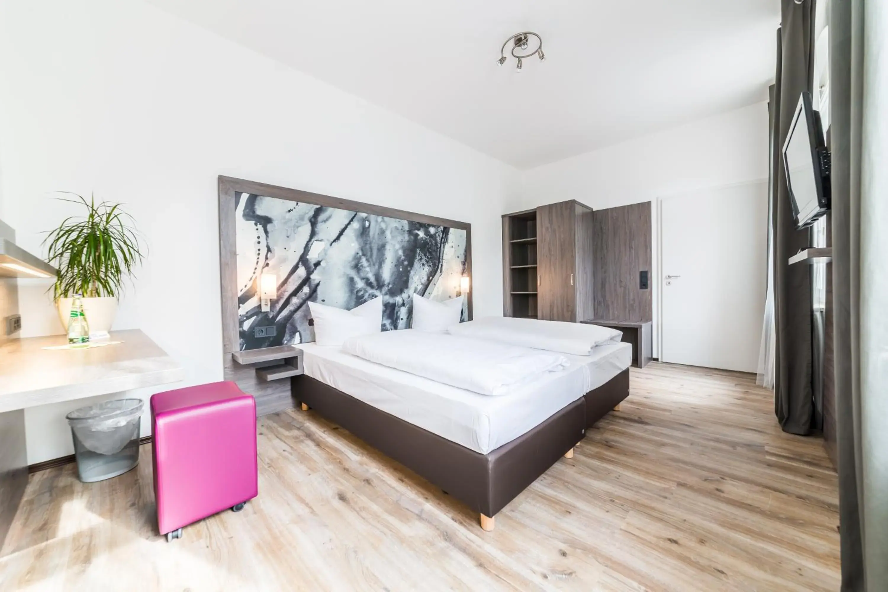 Photo of the whole room, Bed in ArtHotel City