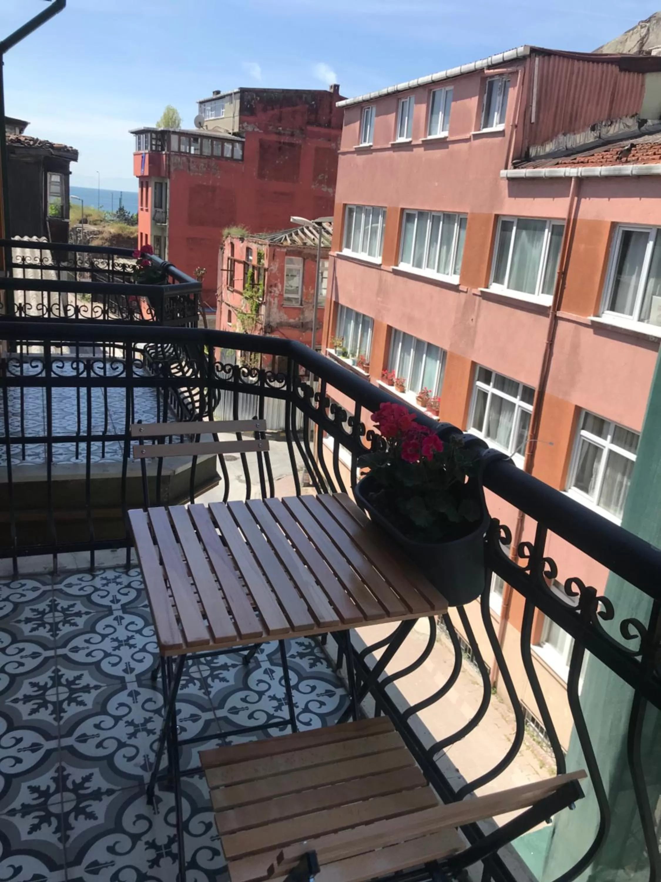 Balcony/Terrace in Green Mansion