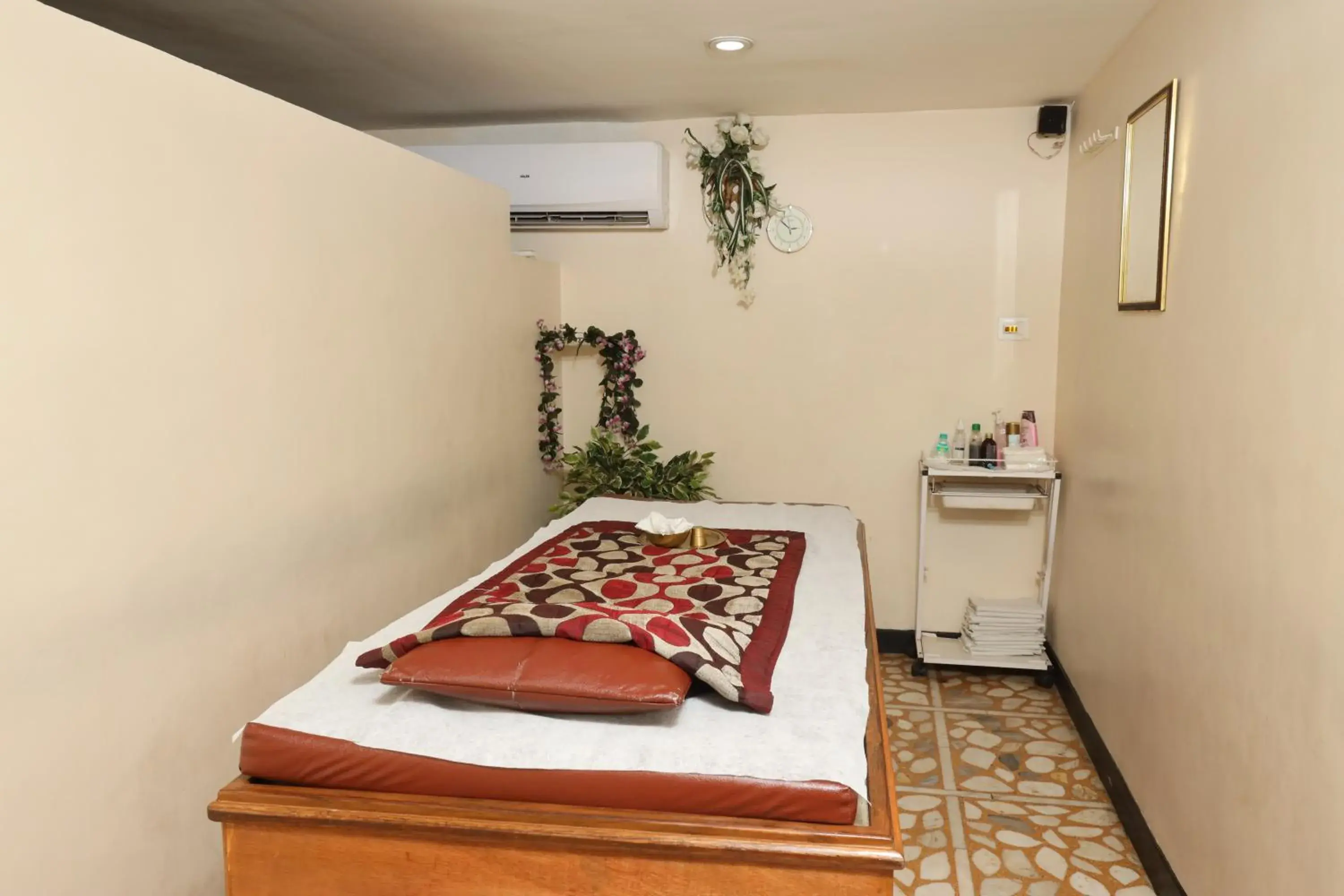 Spa and wellness centre/facilities in Best Western Yuvraj