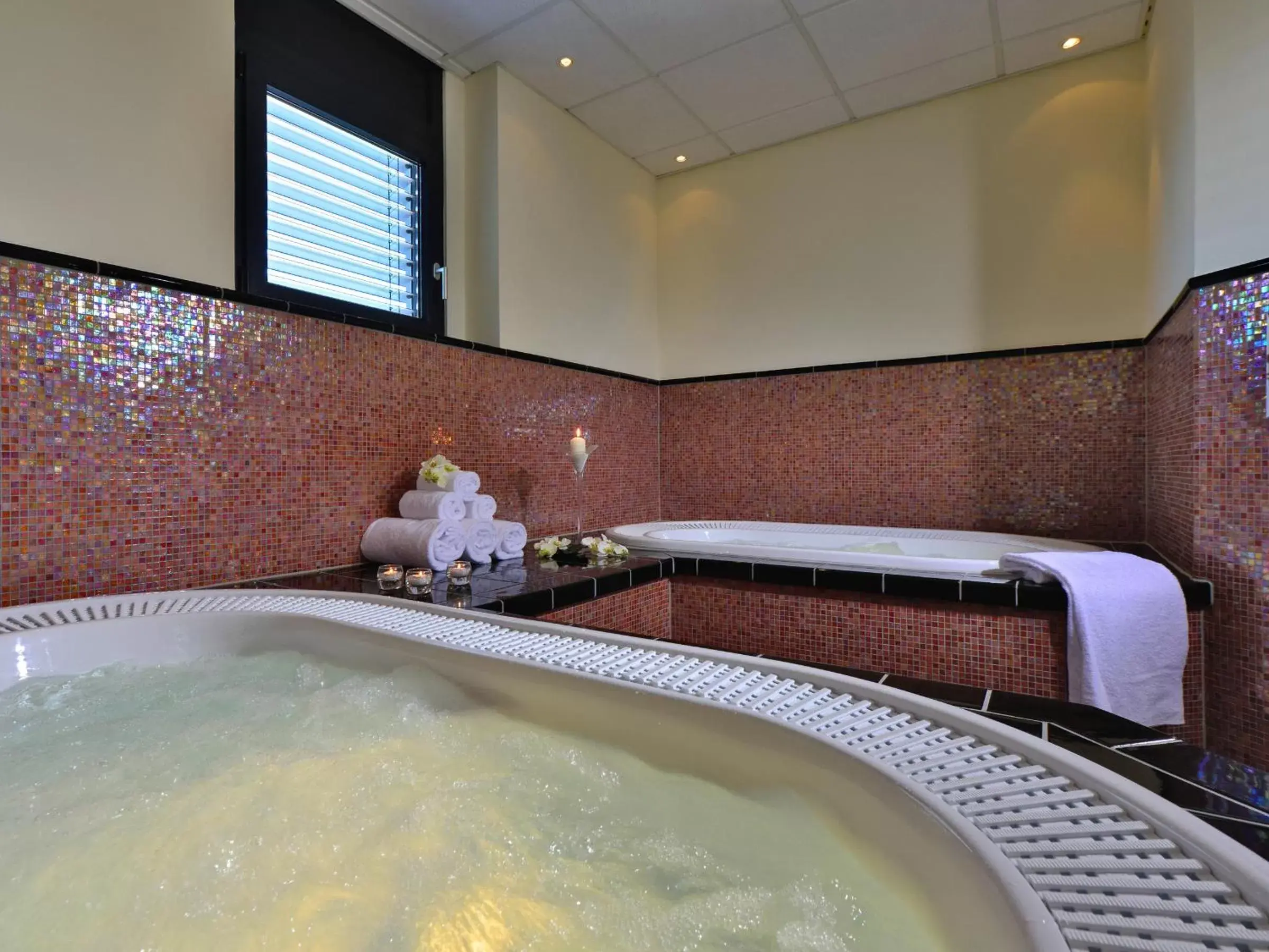 Hot Tub in Best Western Plus Konrad Zuse Hotel