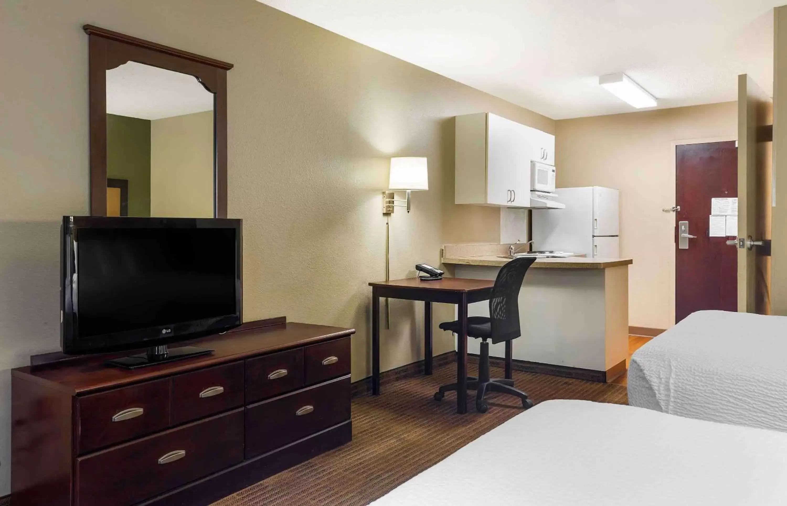Bedroom, TV/Entertainment Center in Extended Stay America Suites - Boston - Westborough - Connector Road
