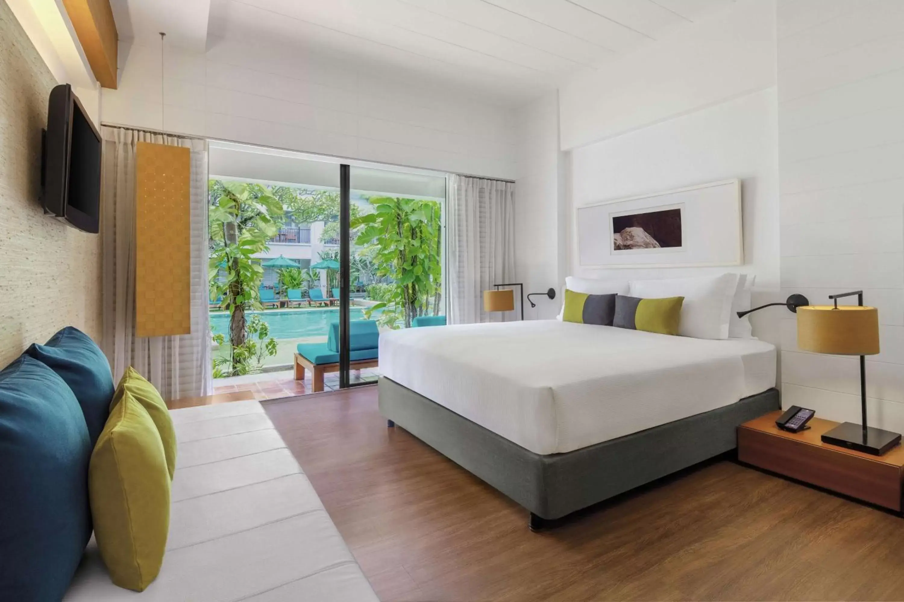 Bed in DoubleTree by Hilton Phuket Banthai Resort