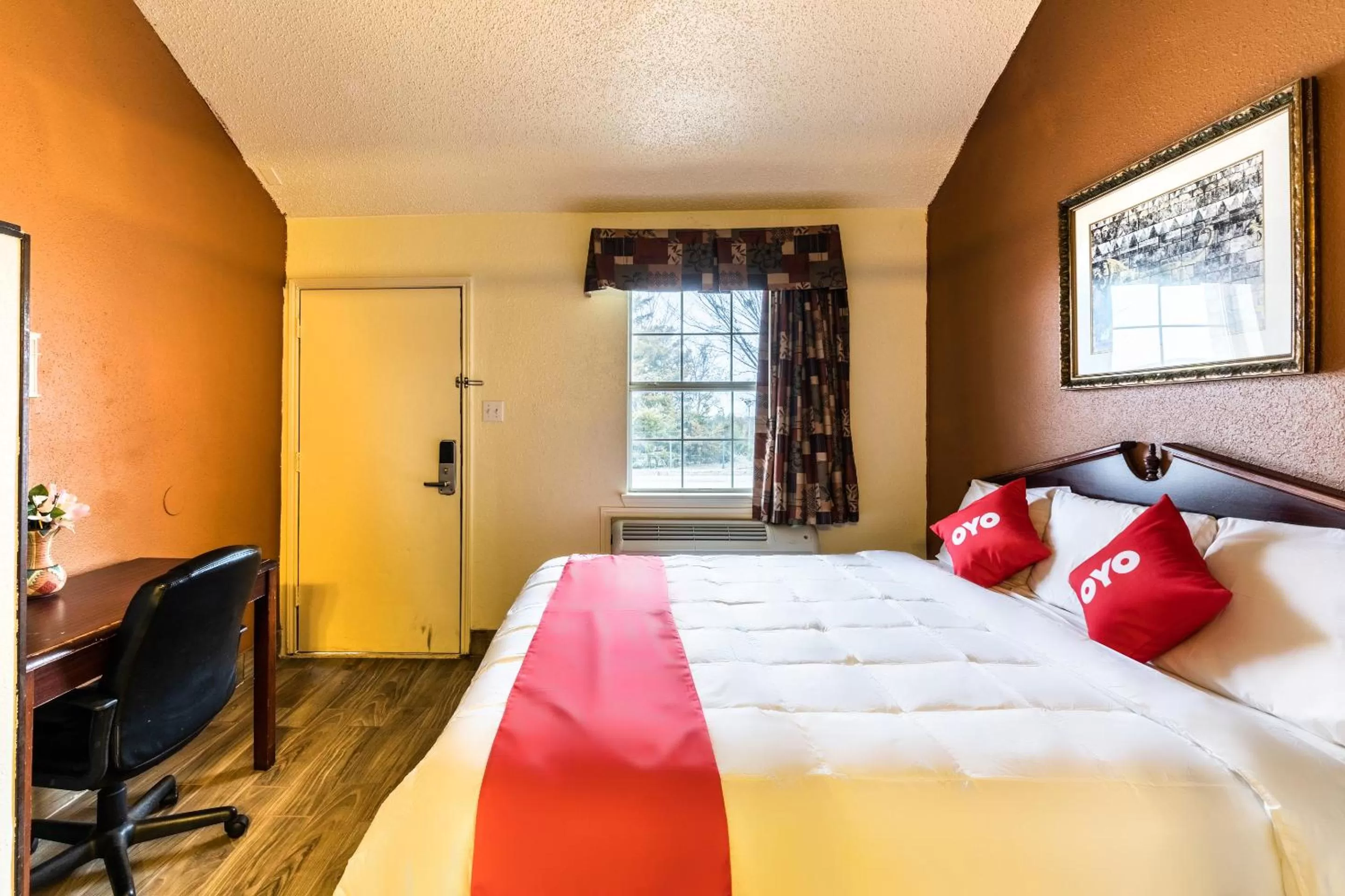 Bedroom, Bed in OYO Hotel Decatur TX Hwy 287 Northwest