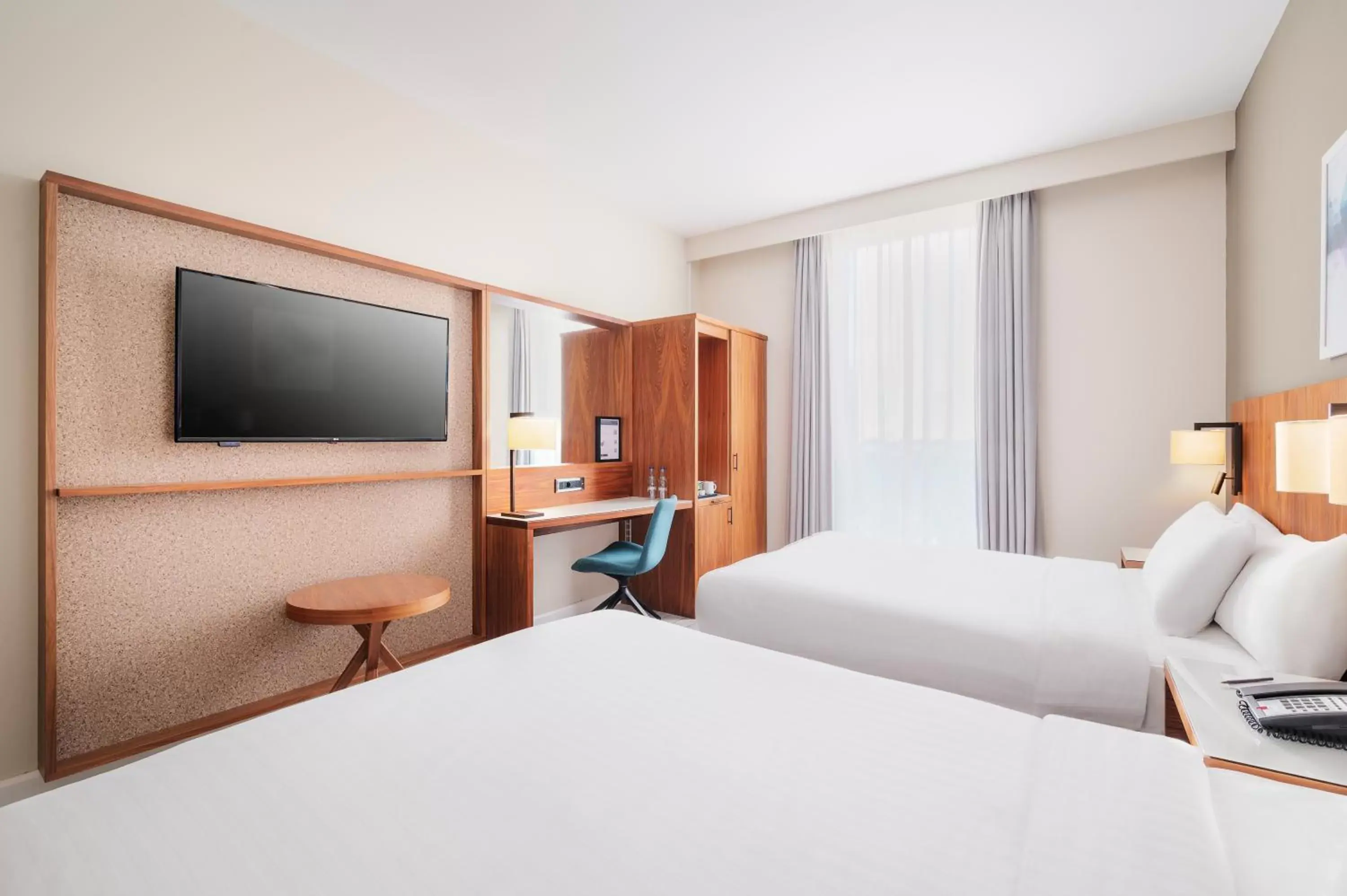 Bed in Courtyard by Marriott London Gatwick Airport