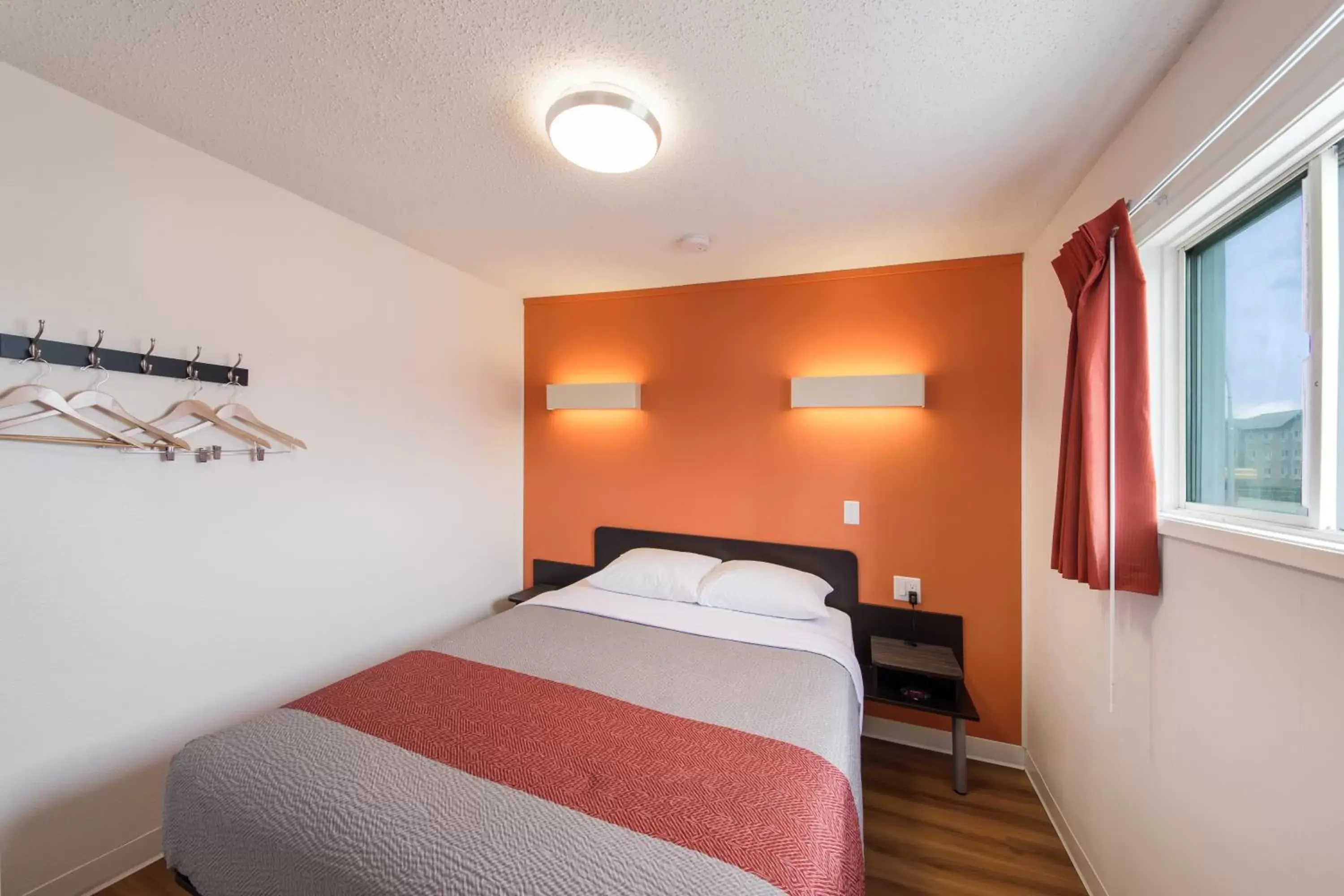 Bed in Motel 6-Cranbrook, BC