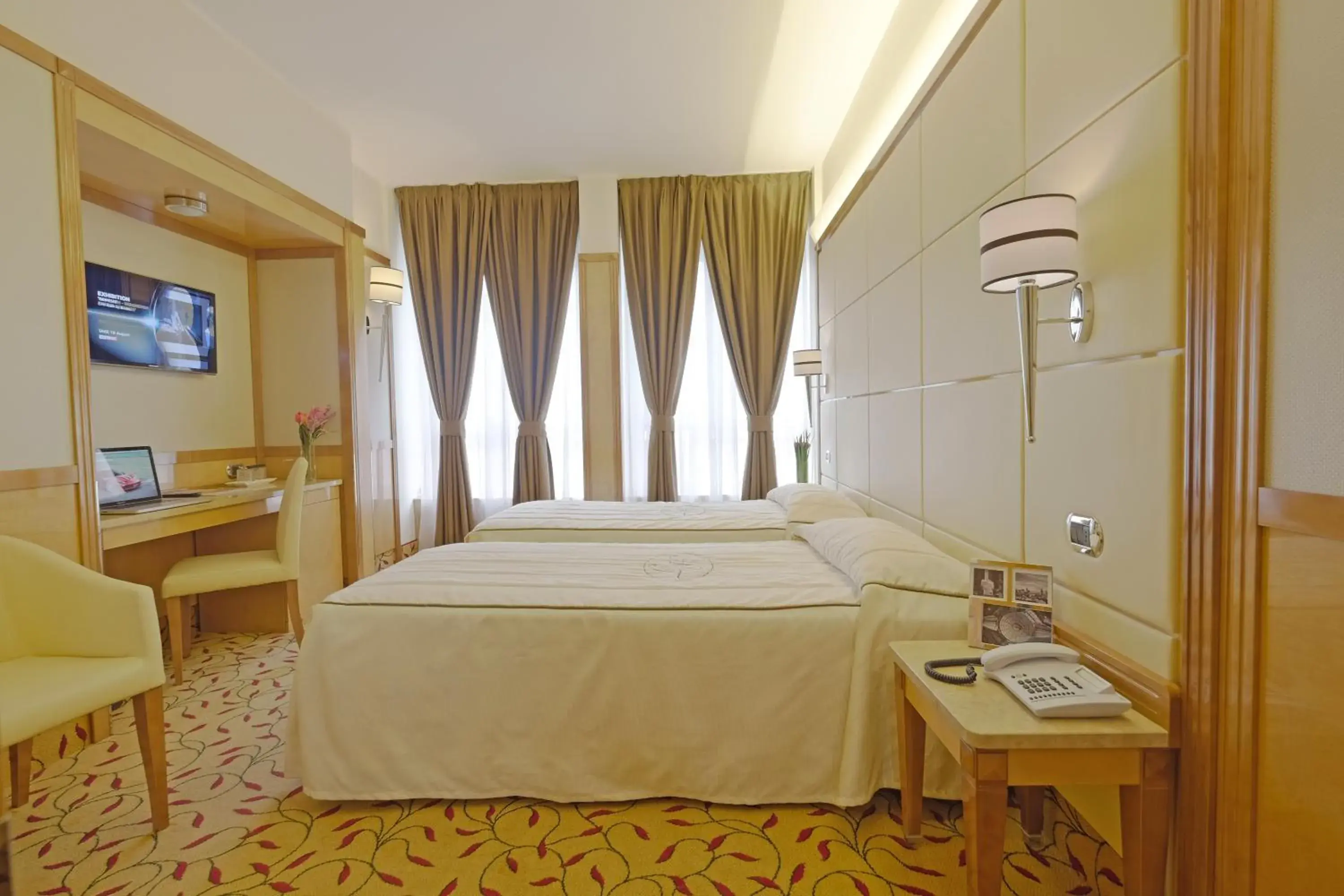 Superior Twin Room in Hotel Teco Superior Twin Room in Hotel Teco