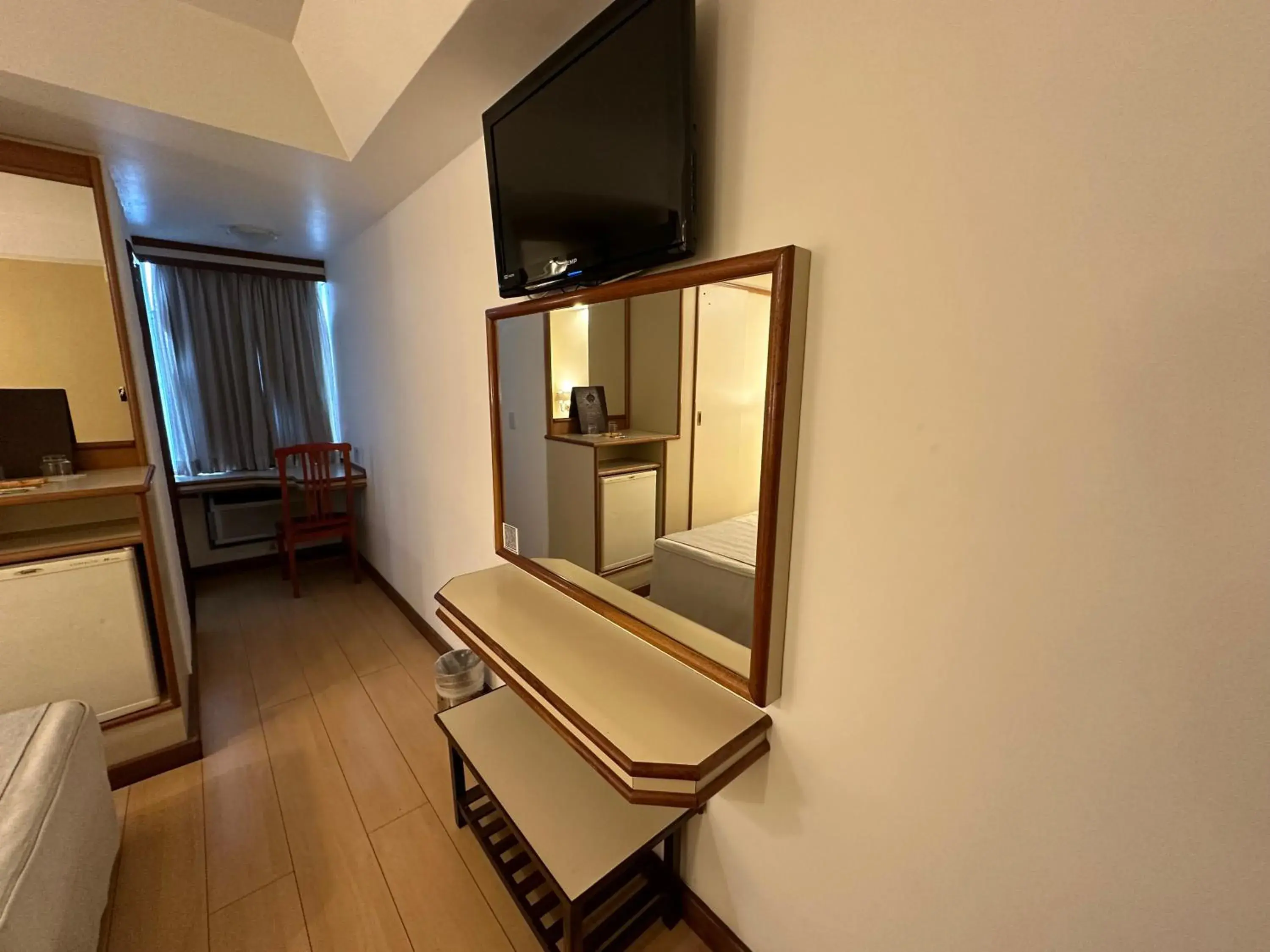 Bedroom, TV/Entertainment Center in Riale Imperial Flamengo