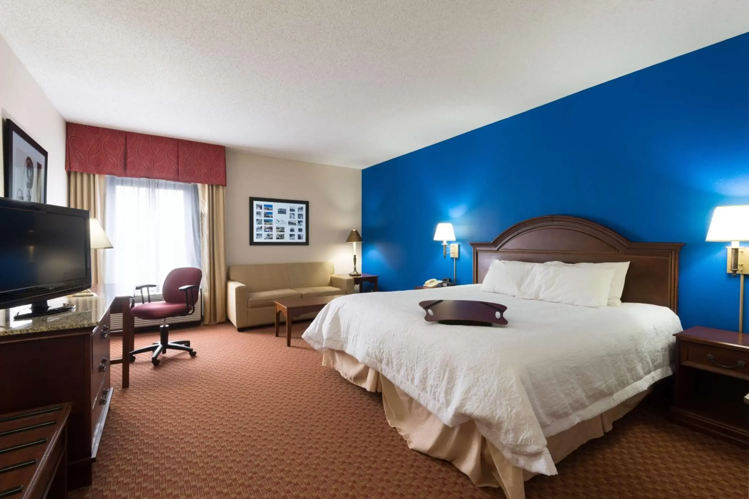 Bed in Hampton Inn Wilkesboro