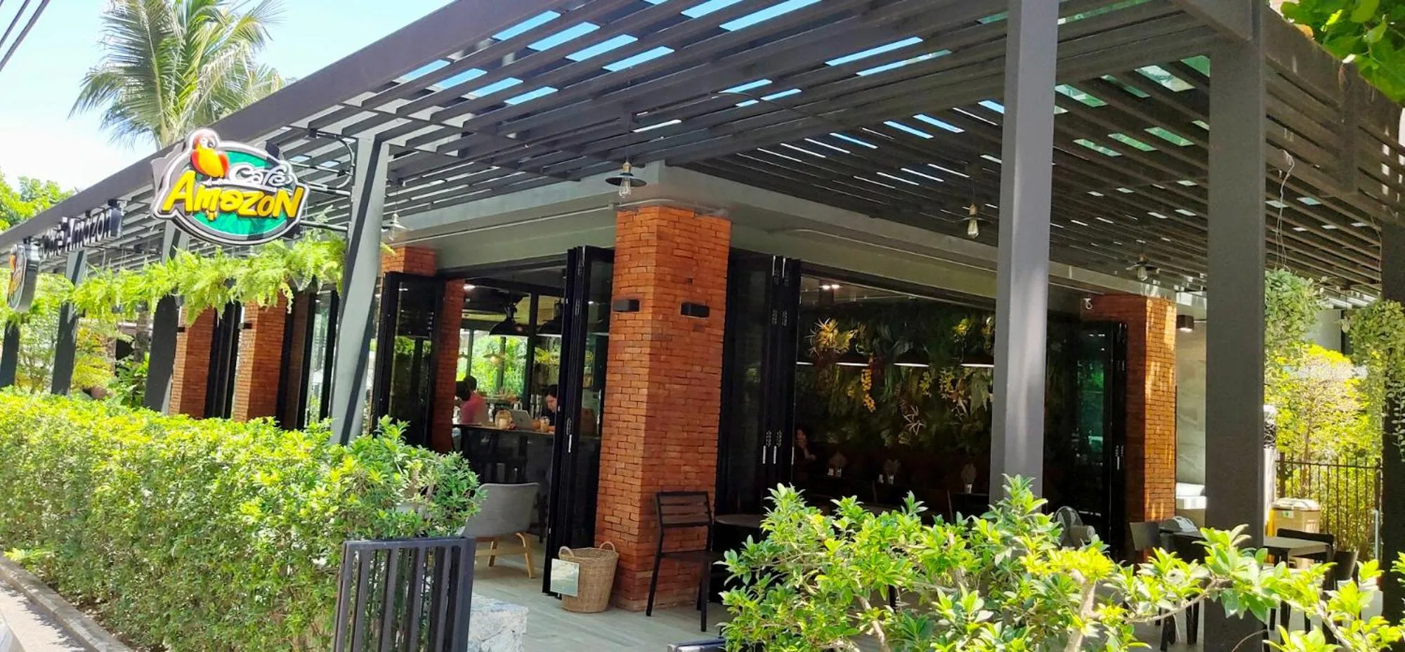 Food and drinks in The Title KR Beach Condotel Rawai Beach