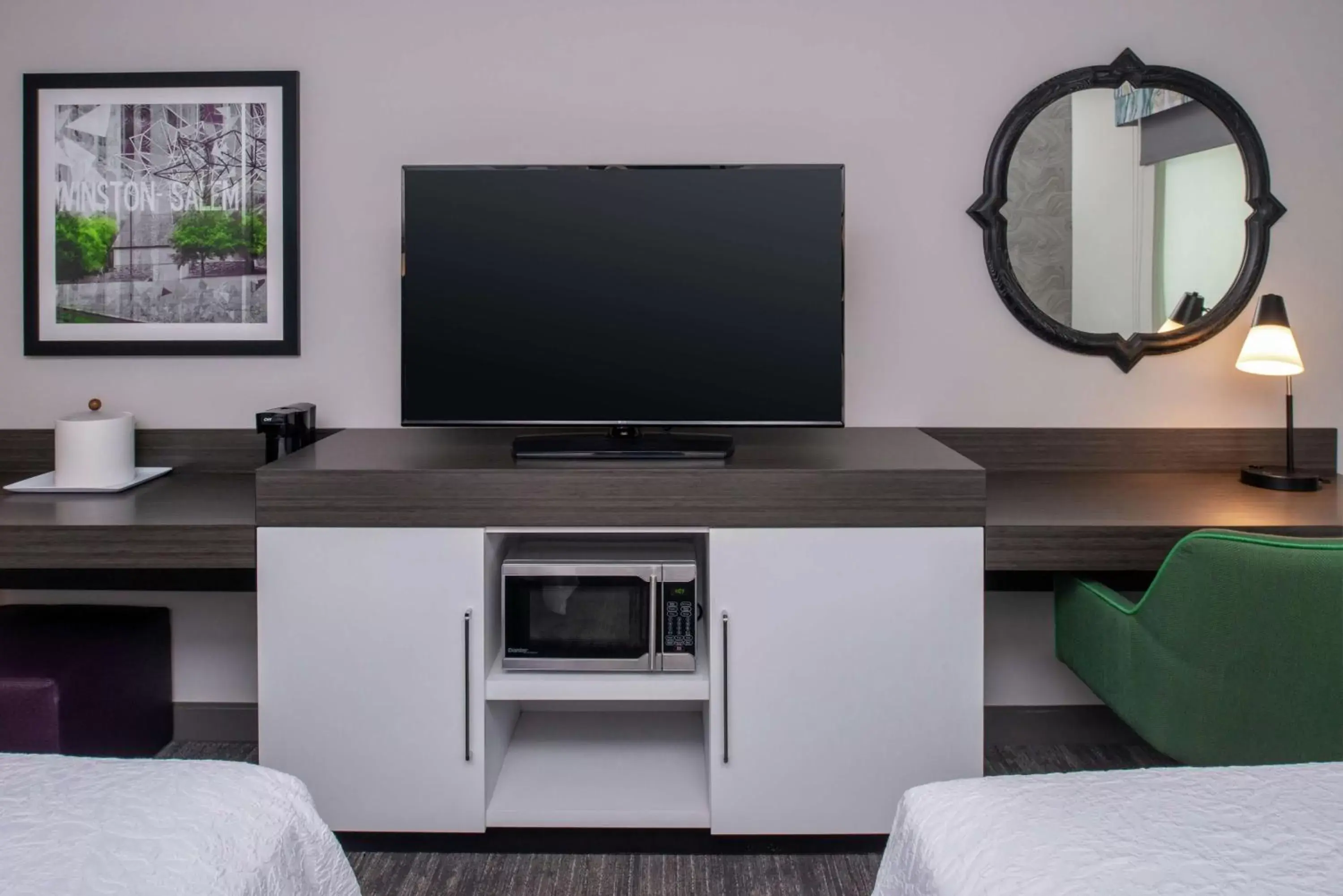 Bedroom, TV/Entertainment Center in Hampton Inn & Suites Winston-Salem Downtown