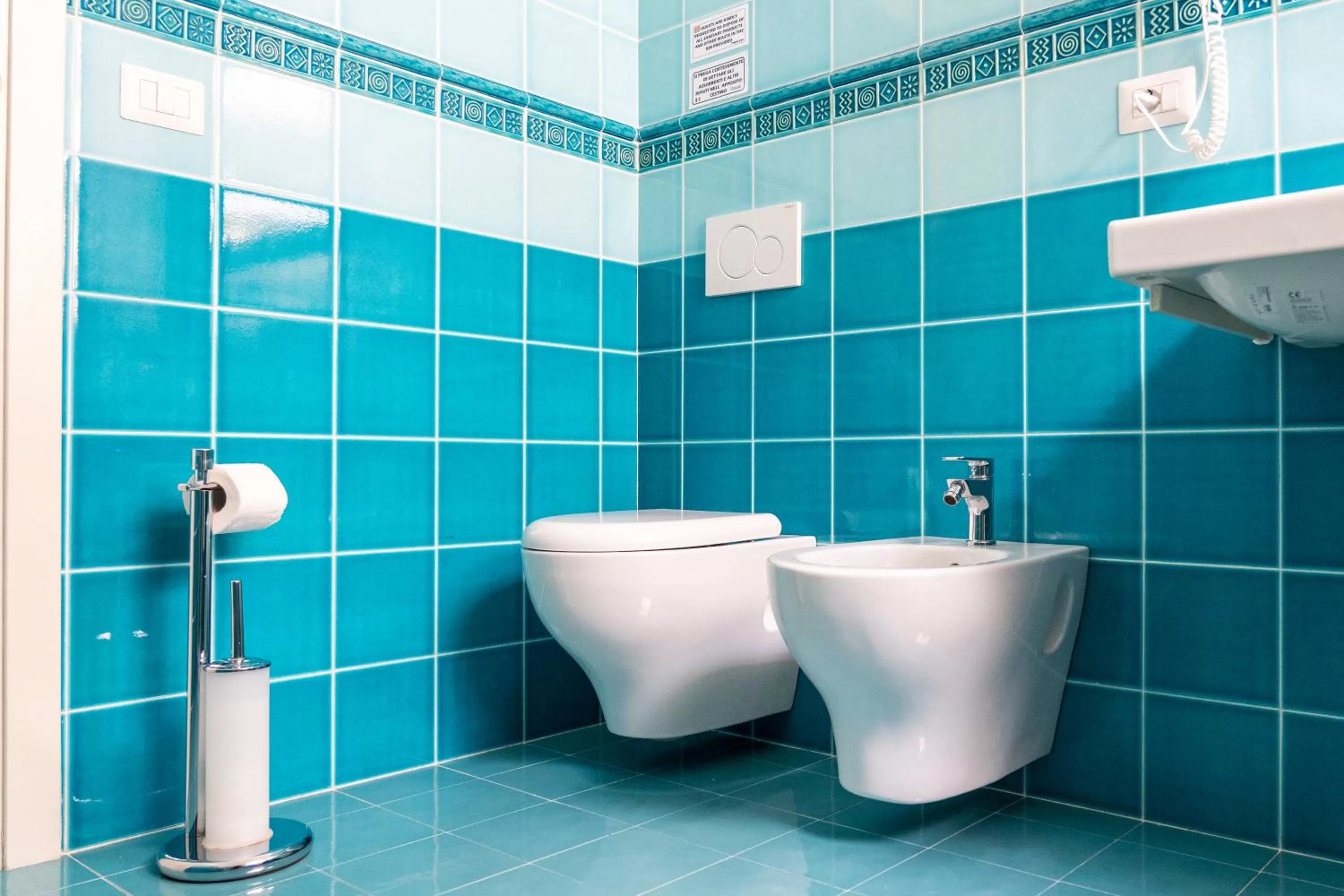 Toilet in Portosalvo Rooms