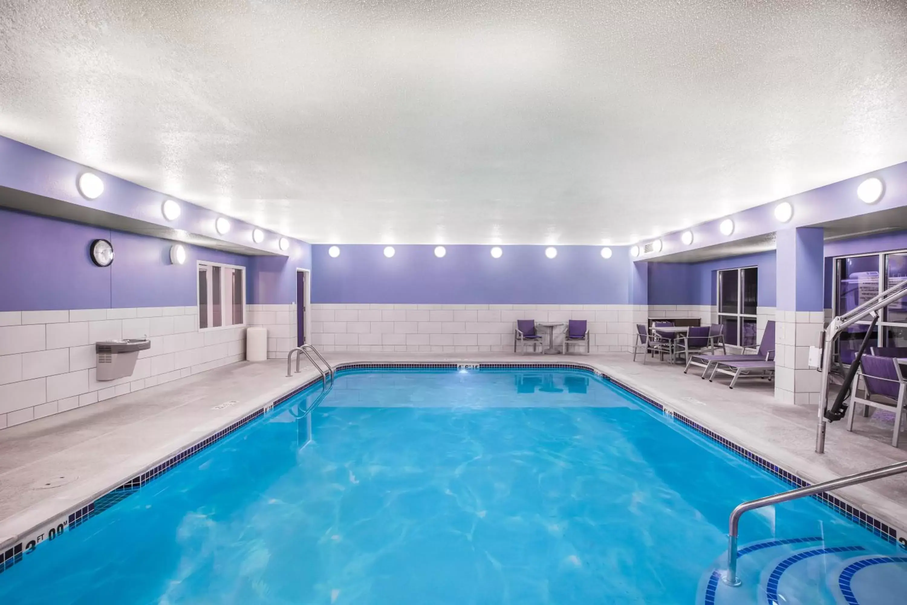 Swimming Pool in Holiday Inn Express Hotel & Suites Bellevue-Omaha Area, an IHG Hotel