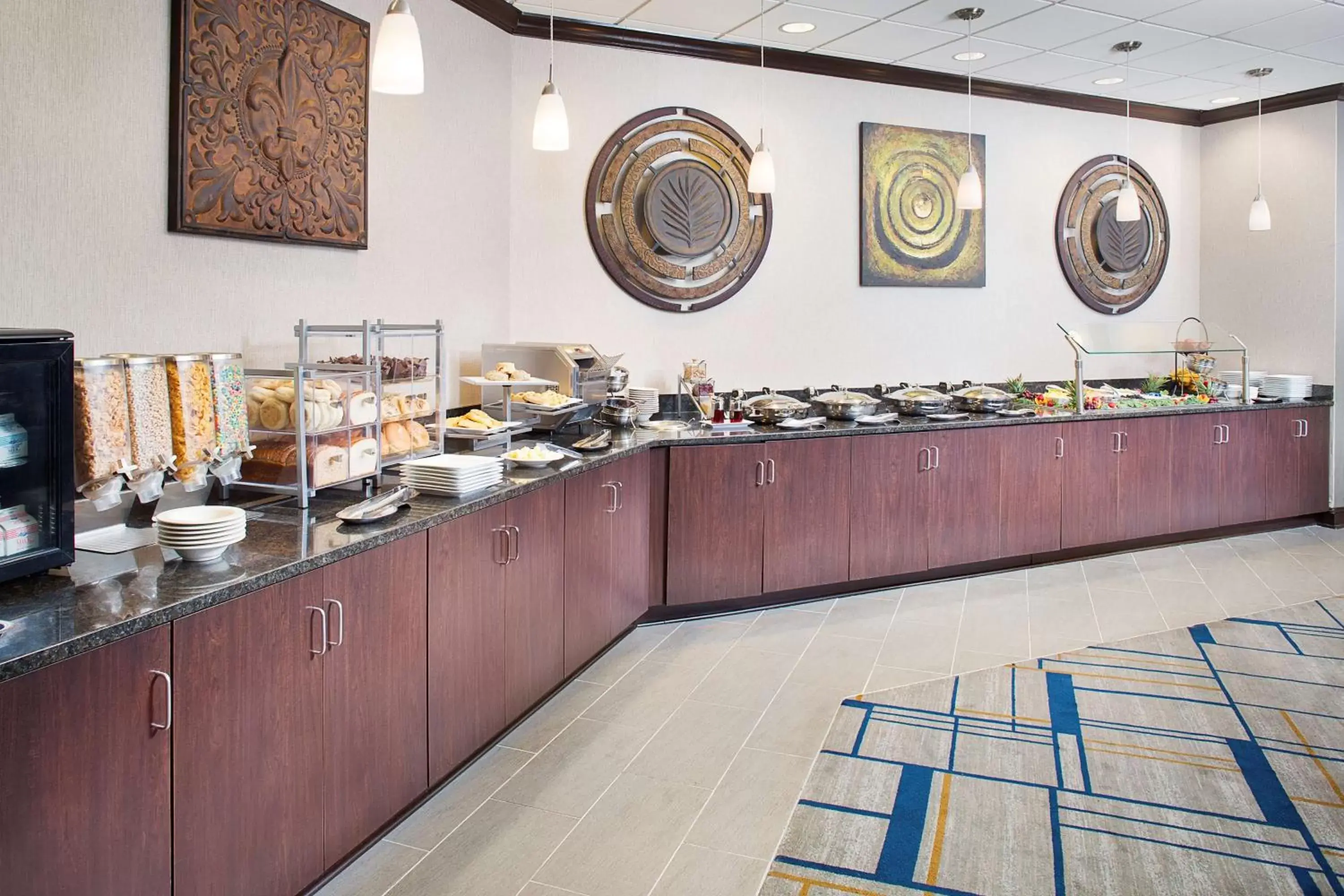 Dining area, Restaurant/Places to Eat in DoubleTree by Hilton Baltimore - BWI Airport