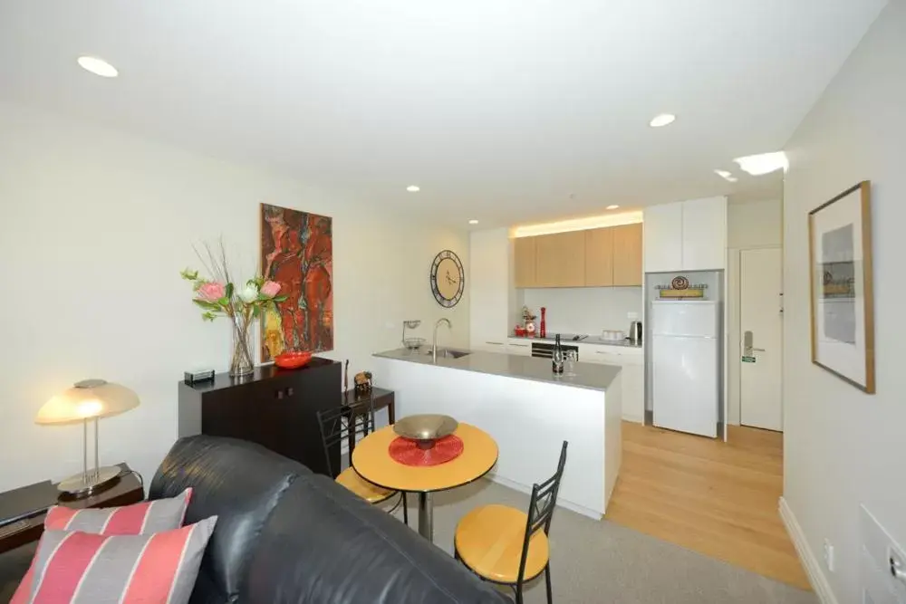 Kitchen/Kitchenette in West Fitzroy Apartments