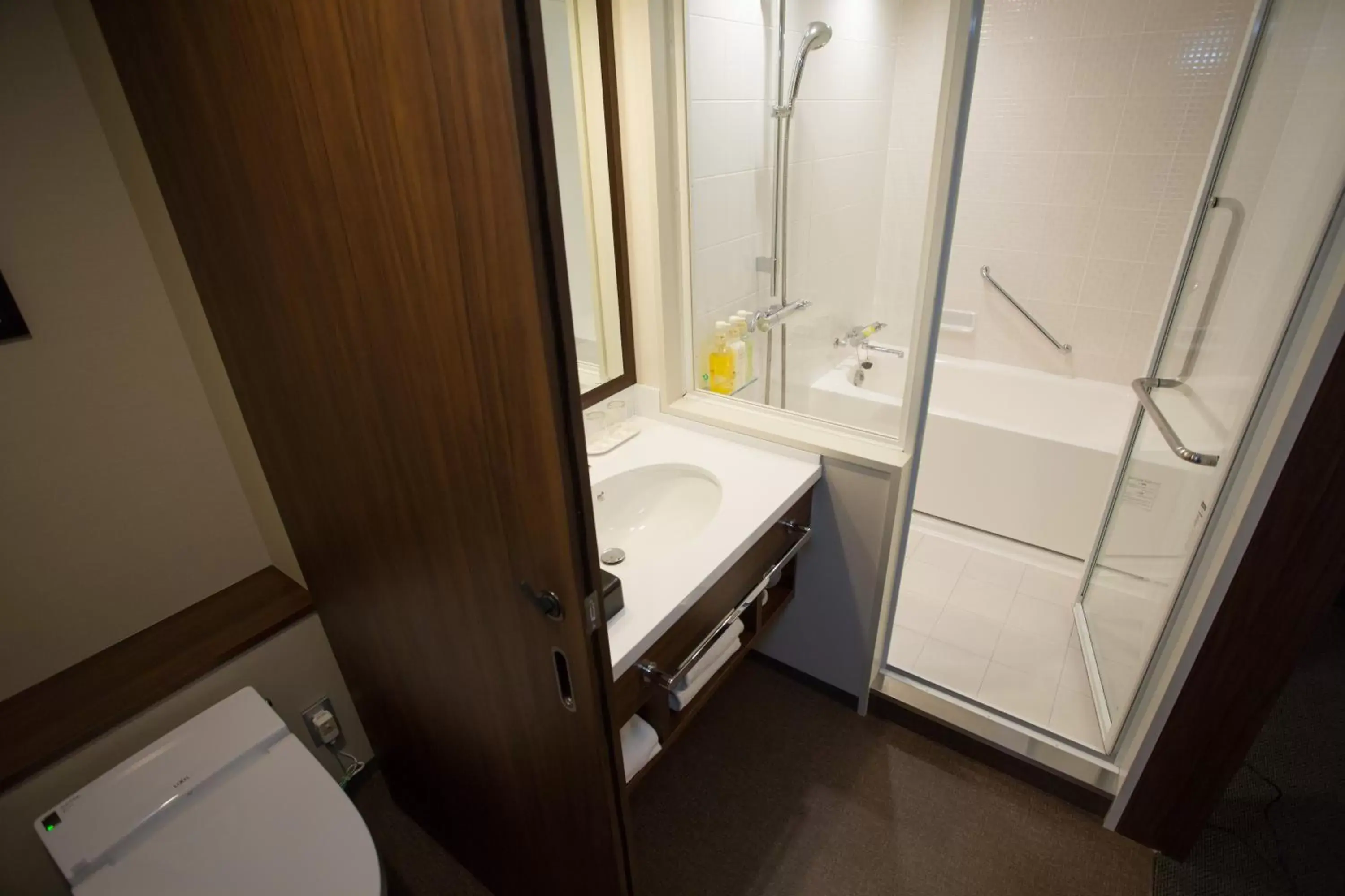 Shower, Bathroom in Nagoya Tokyu Hotel