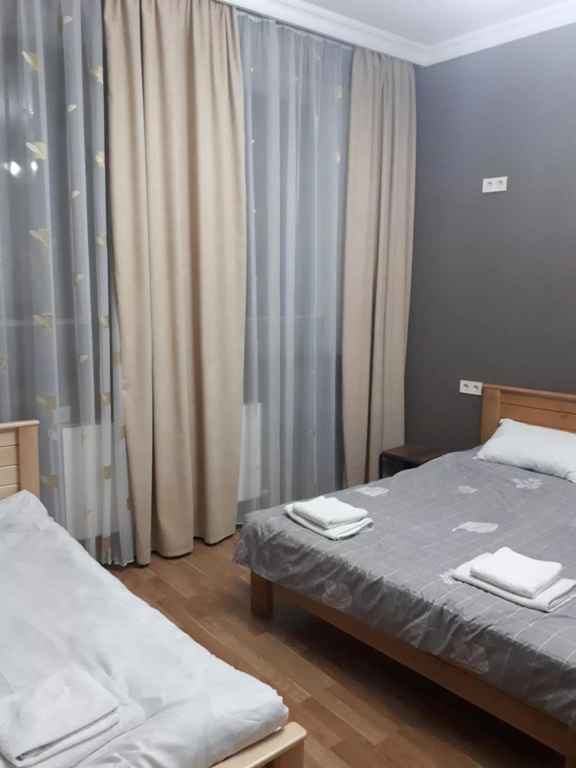 Bedroom, Bed in Sunflower Hotel