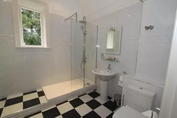Toilet, Bathroom in Mansion House Hotel