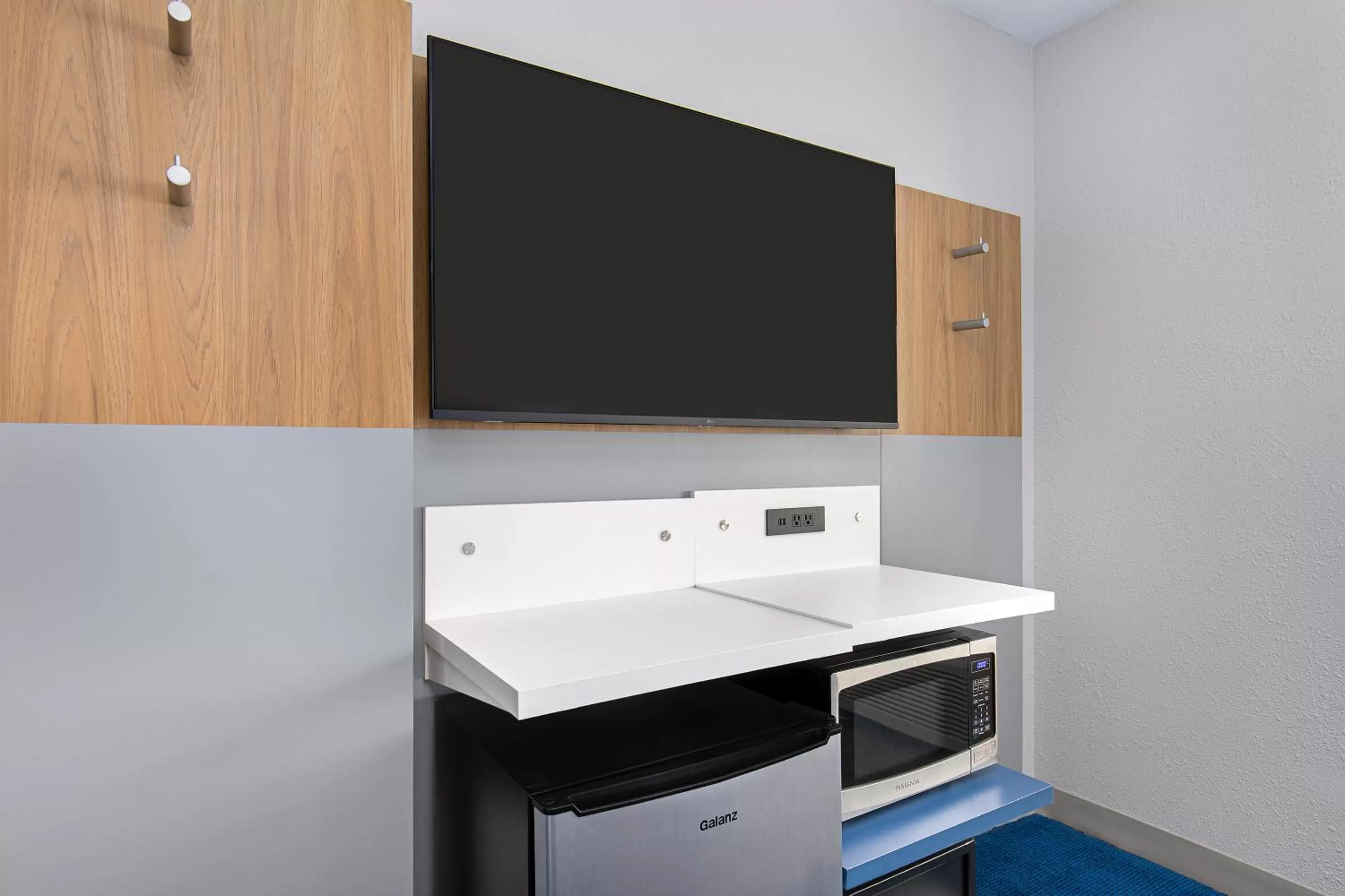 TV/Entertainment Center in Microtel Inn & Suites by Wyndham Manchester - Newly Renovated