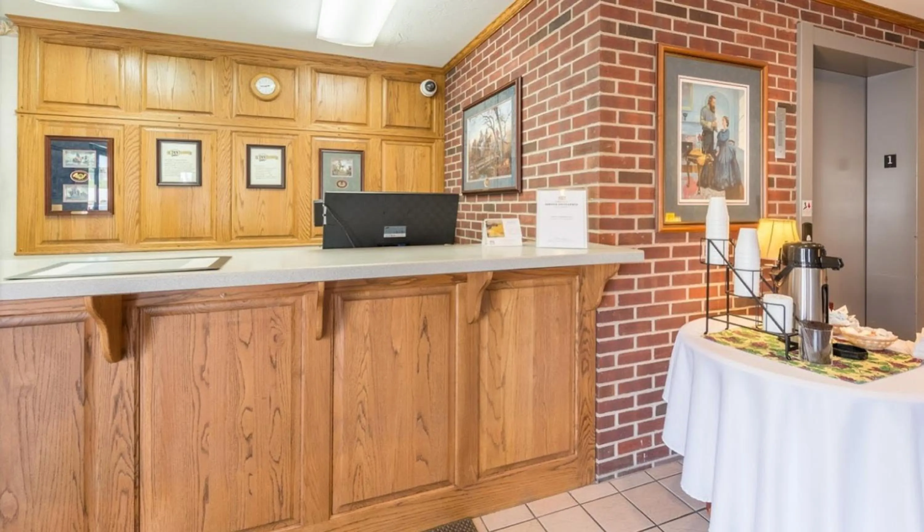 Lobby or reception in Inn at Cemetery Hill