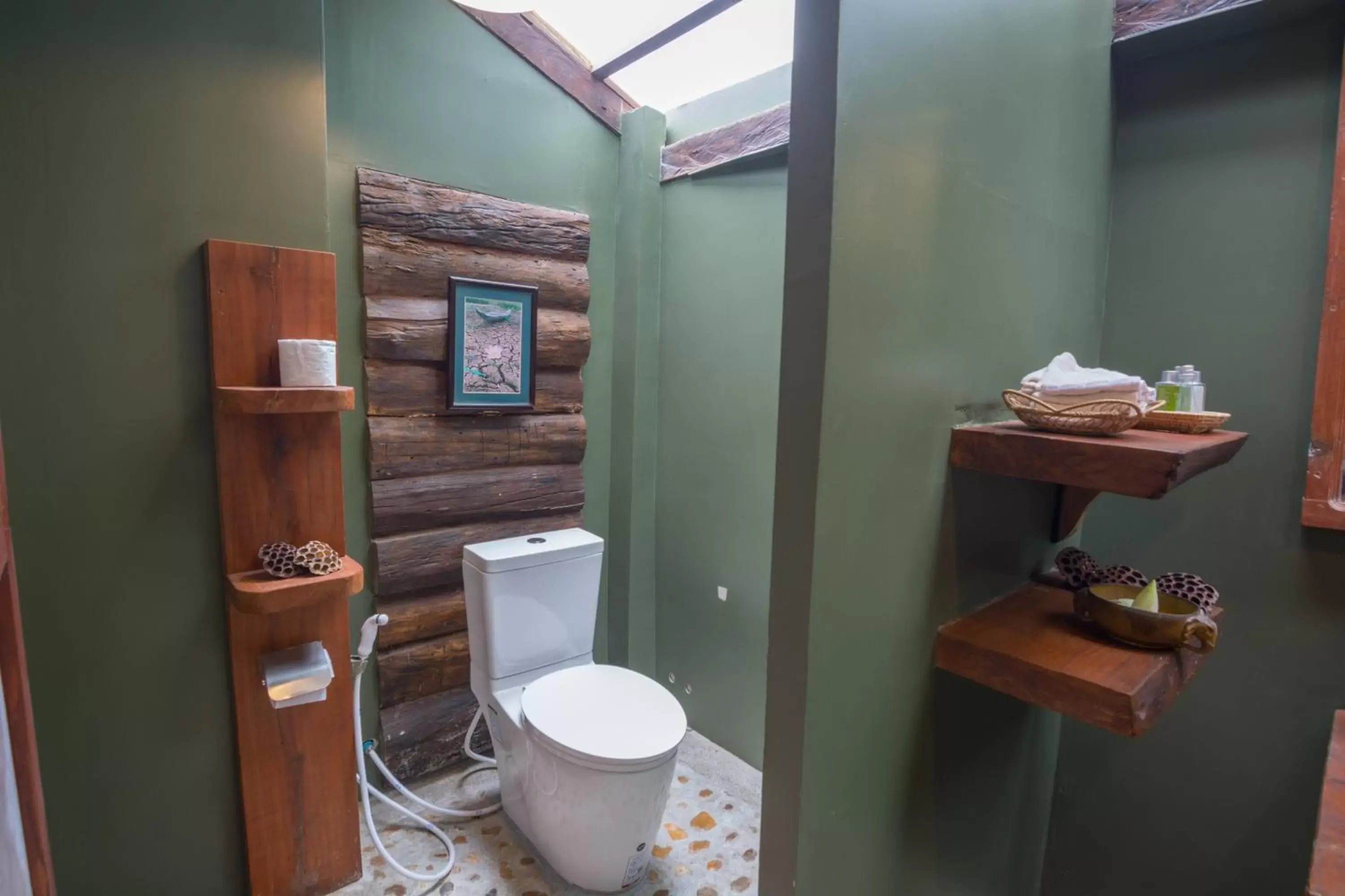 Bathroom in Bong Thom Forest Lodge