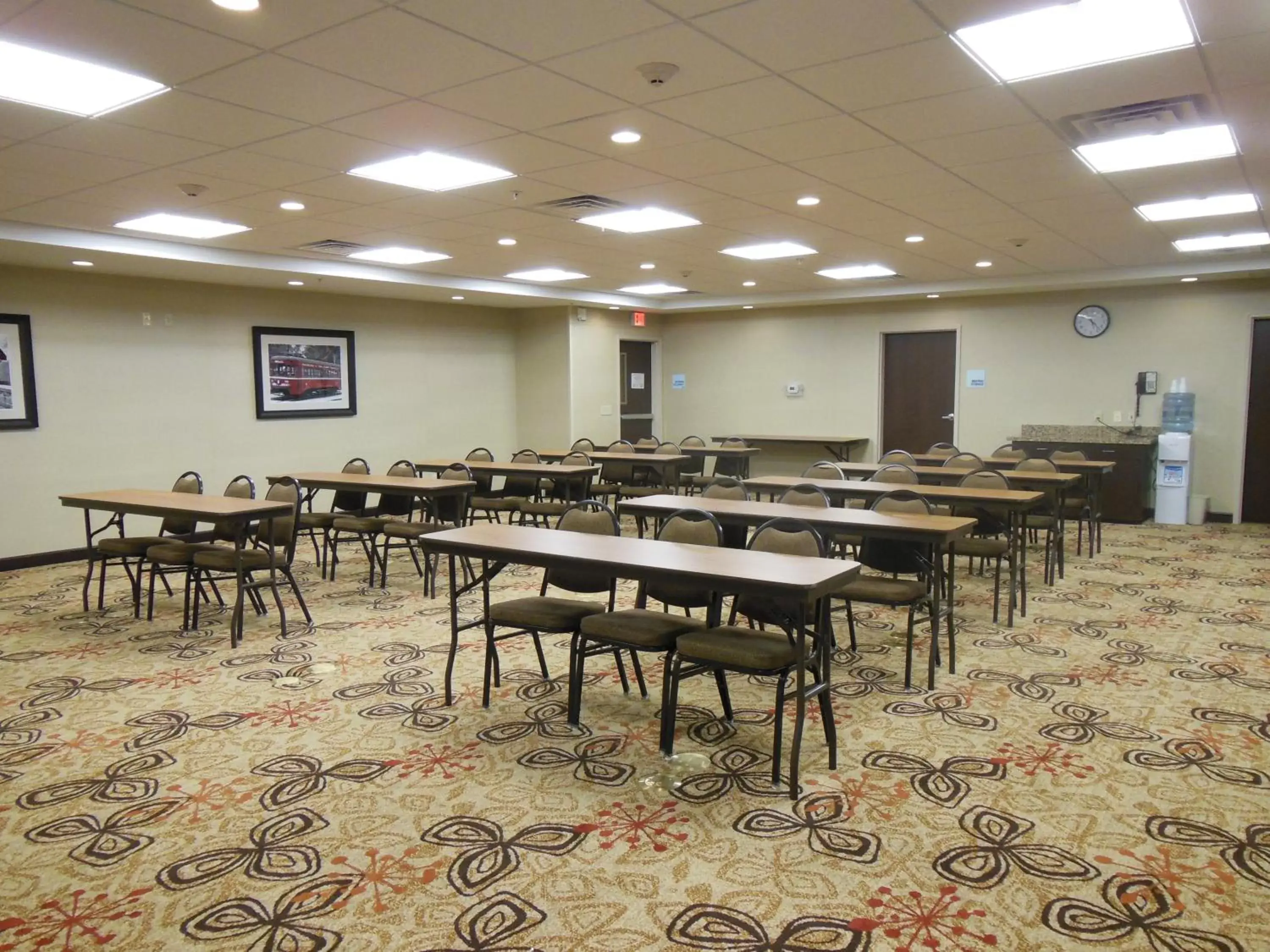 Meeting/conference room in Holiday Inn Express & Suites Washington - Meadow Lands, an IHG Hotel