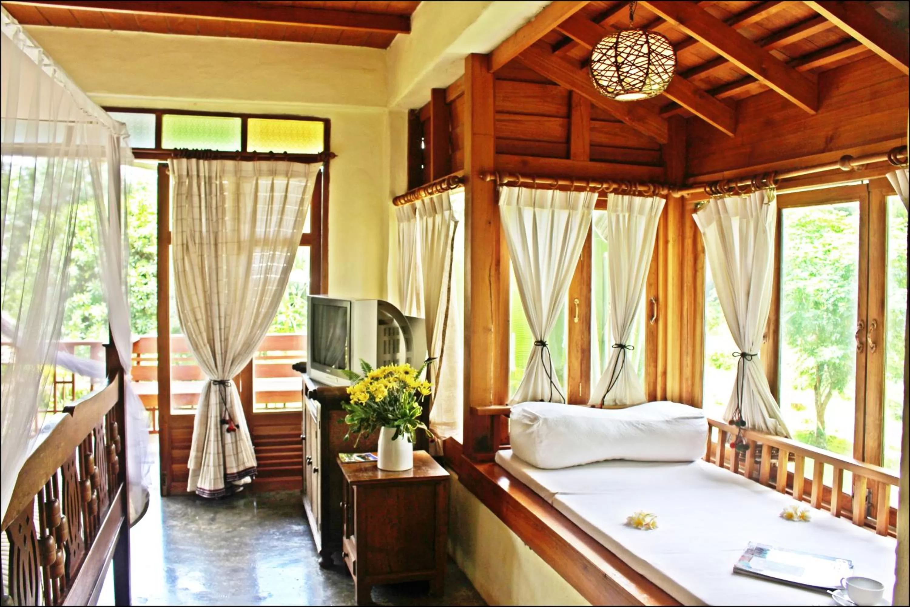 Photo of the whole room, Bed in Pai Vimaan Resort