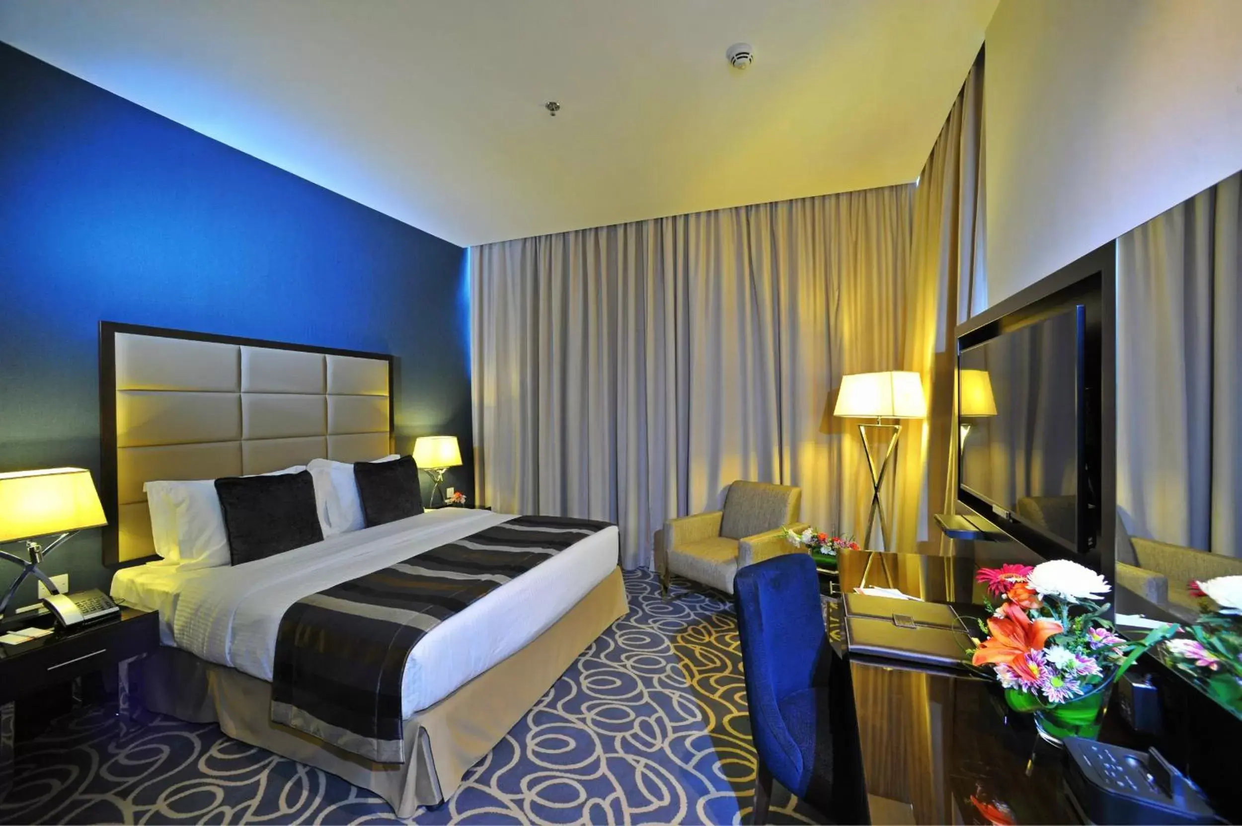 Bedroom, Bed in Ramada Abu Dhabi Corniche