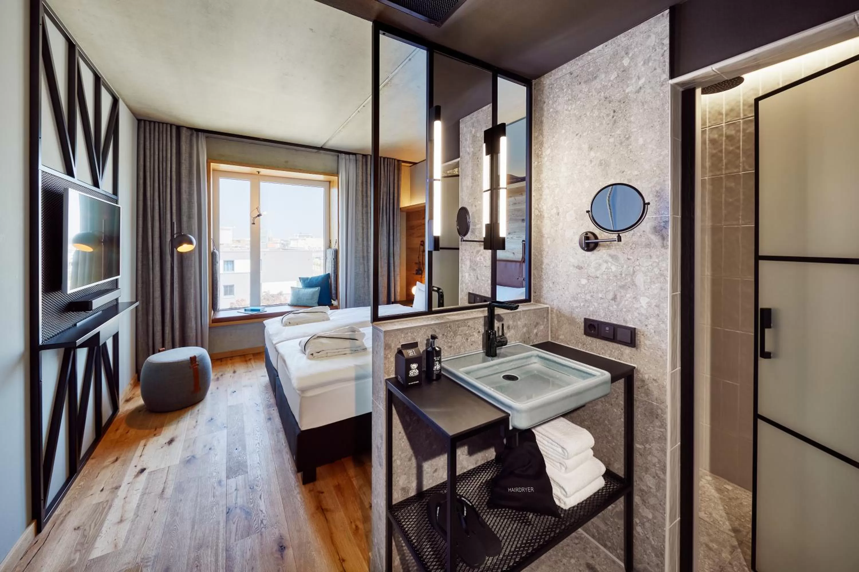 Bathroom, Bed in Me and All Hotel Kiel, by Hyatt