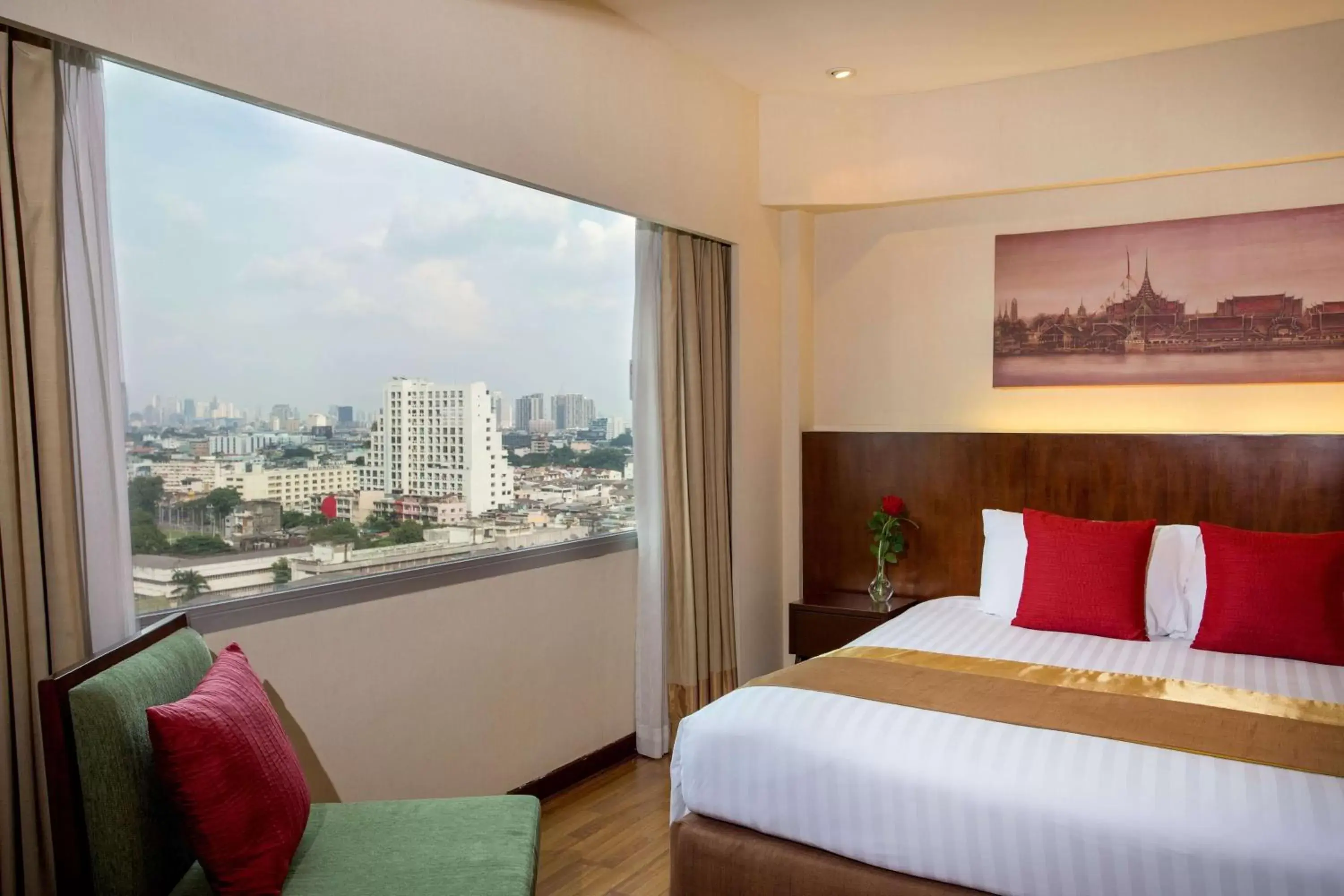 Photo of the whole room in Ramada Plaza by Wyndham Bangkok Menam Riverside