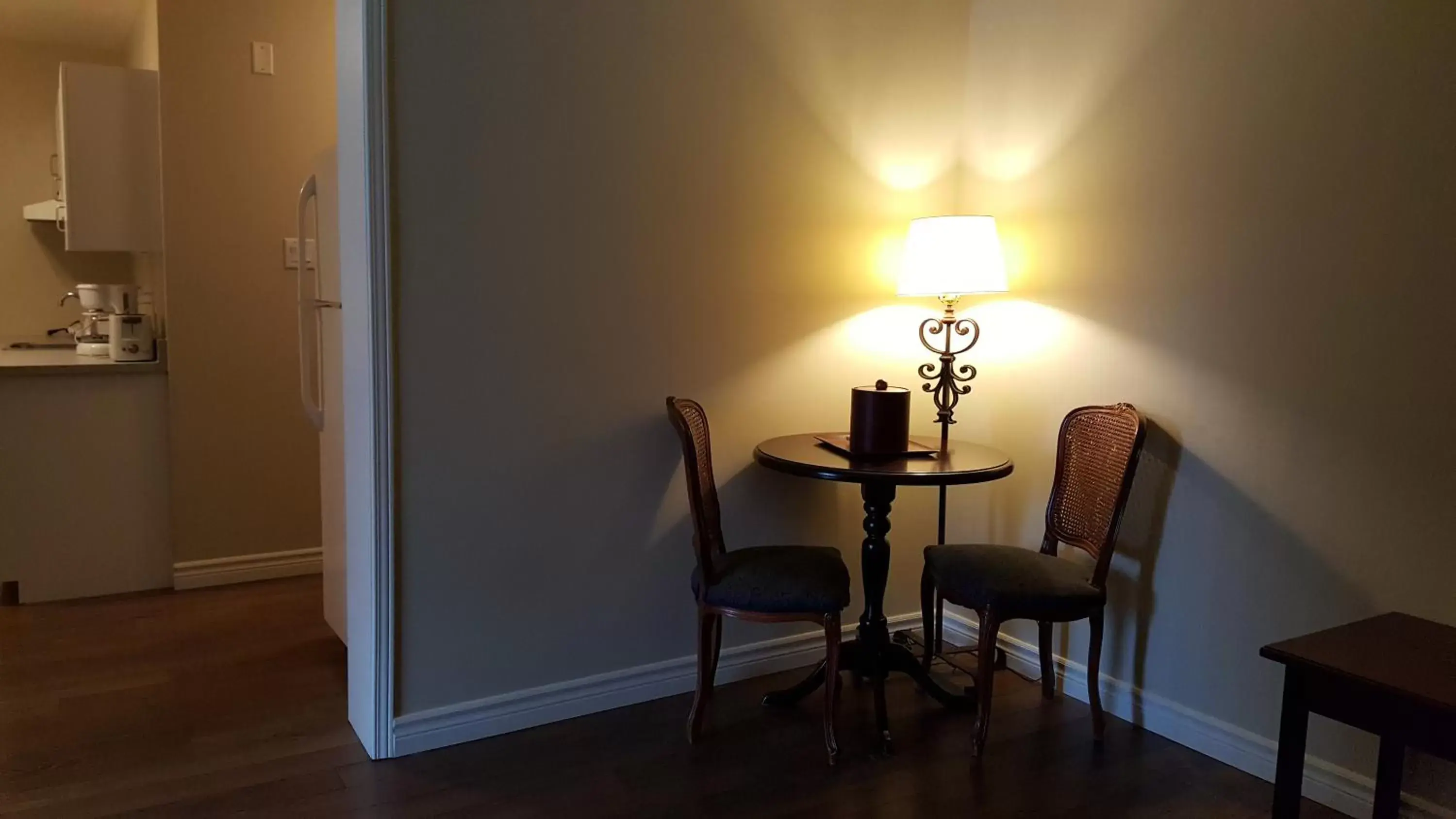 Dining Area in Duvernay Studios and Suites