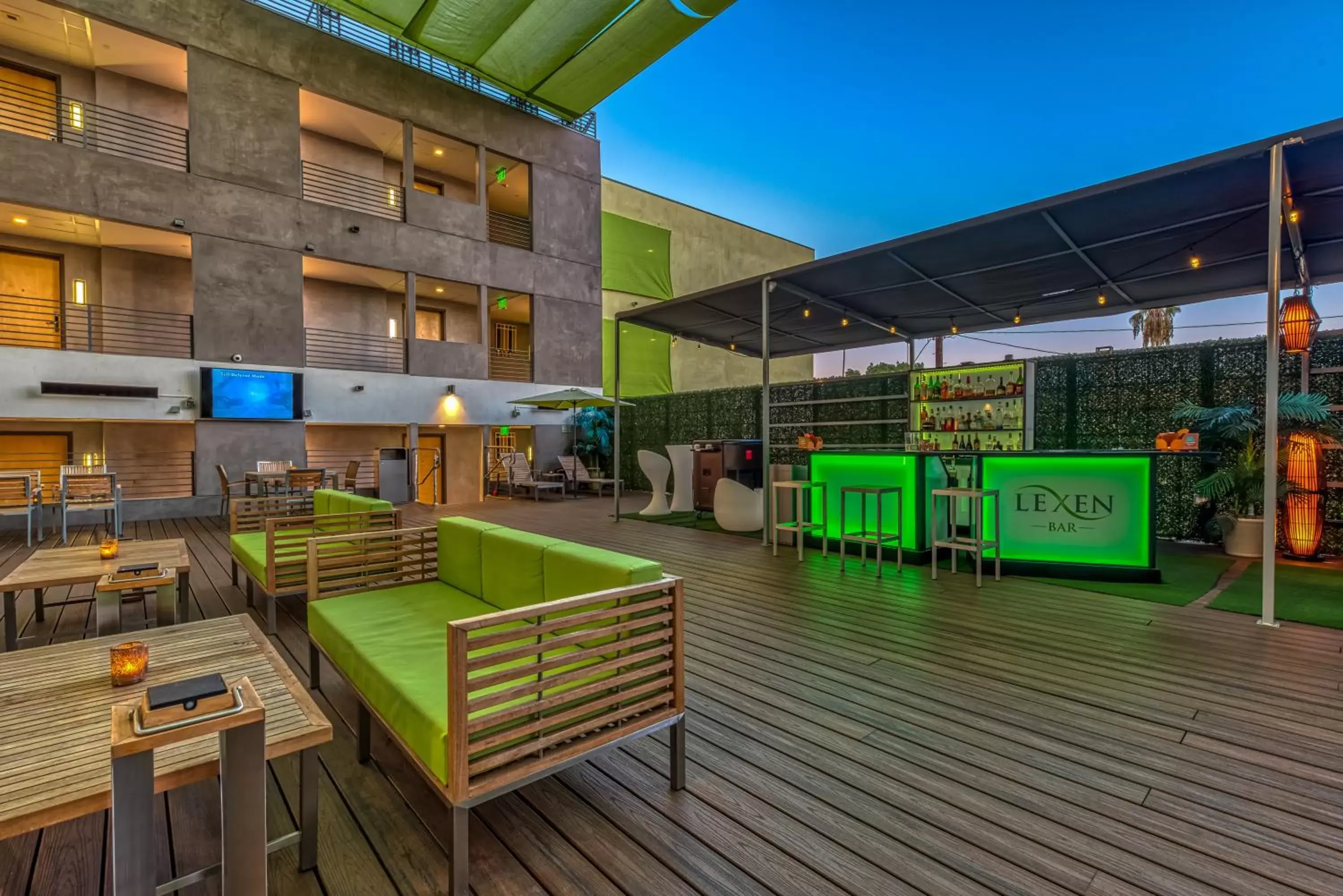 Balcony/Terrace in Lexen Hotel - North Hollywood Near Universal Studios