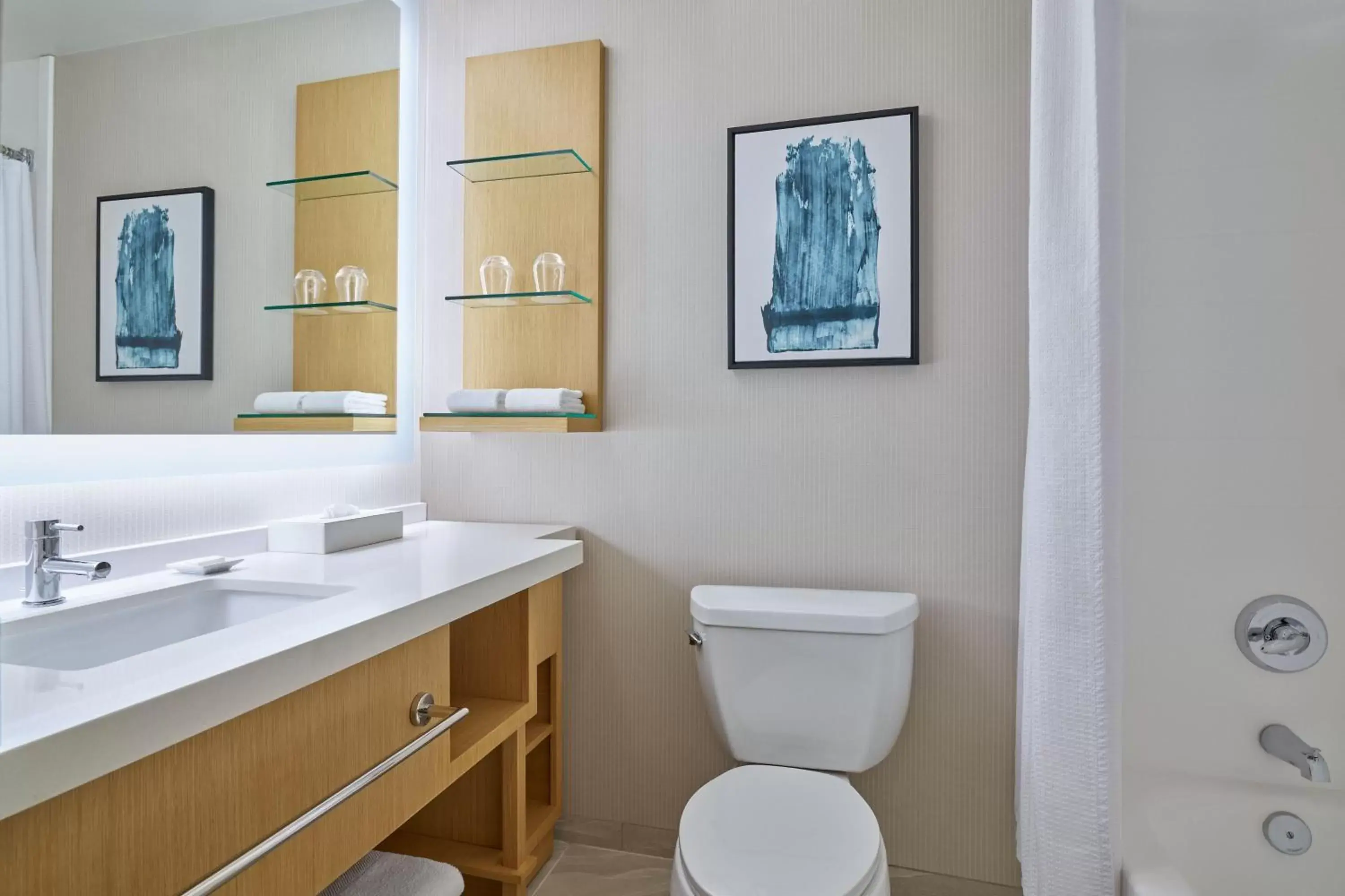 Bathroom in Delta Hotels by Marriott Little Rock West
