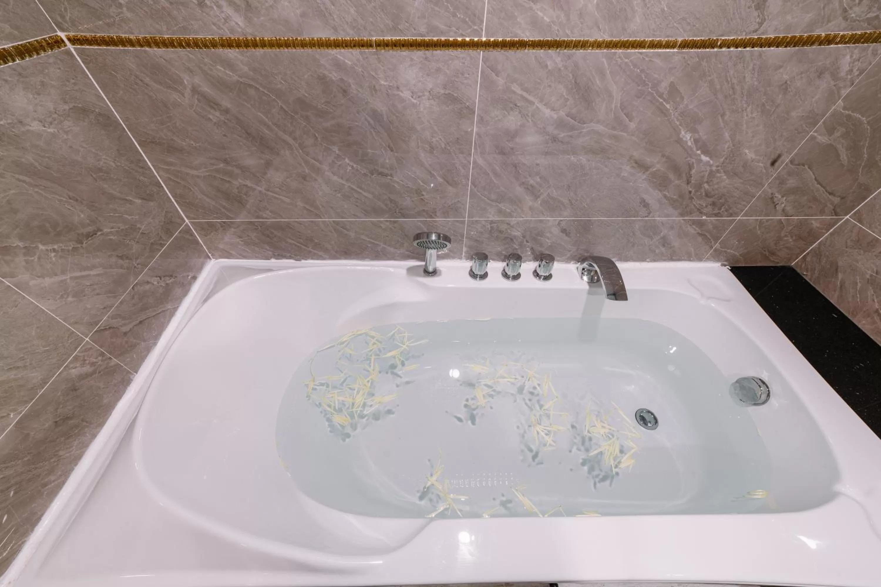 Bathroom in Saigon Hanoi Central Hotel