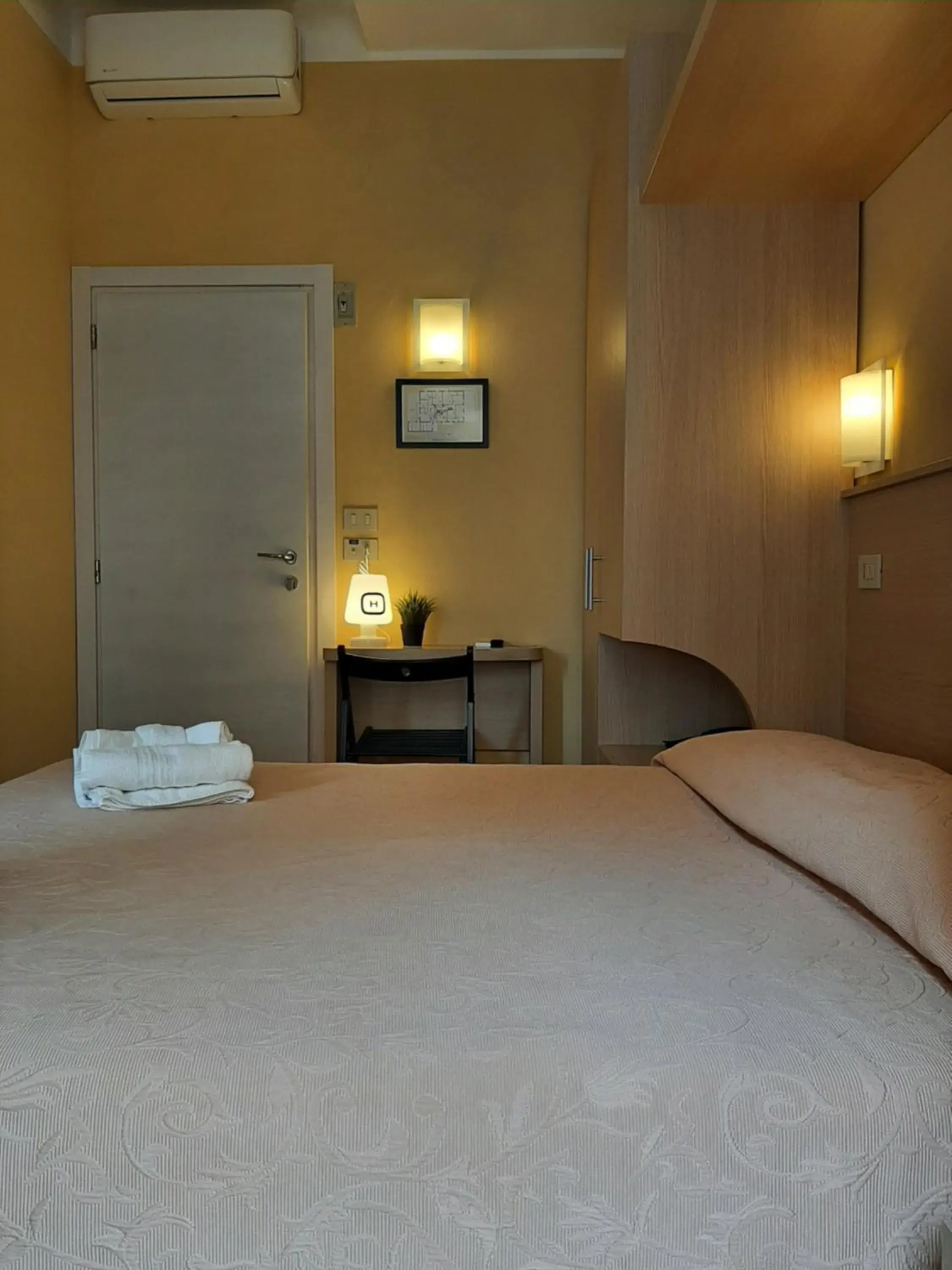 Bedroom, Bed in Hotel Originale by ALEhotels