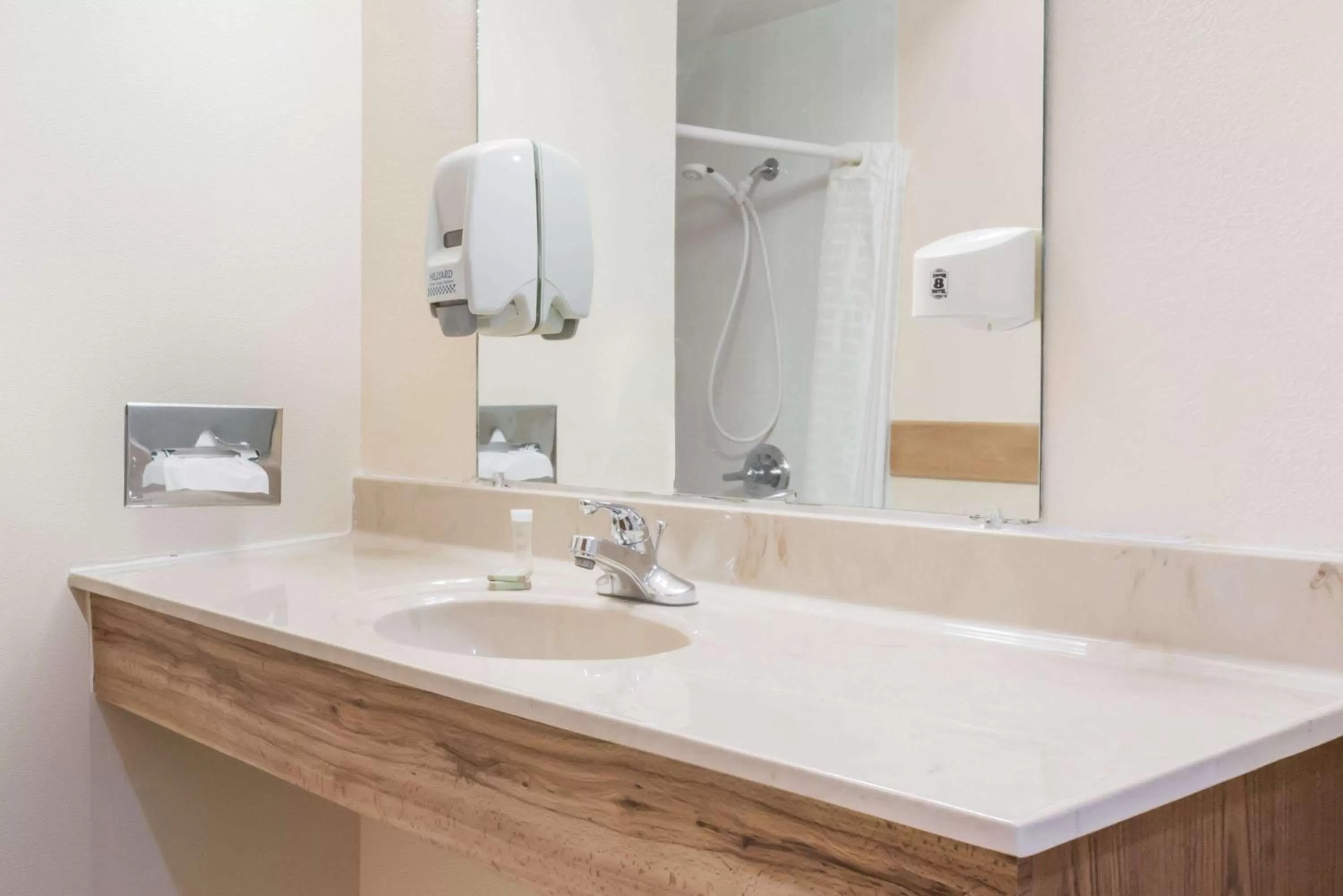 On site in Super 8 by Wyndham Higginsville